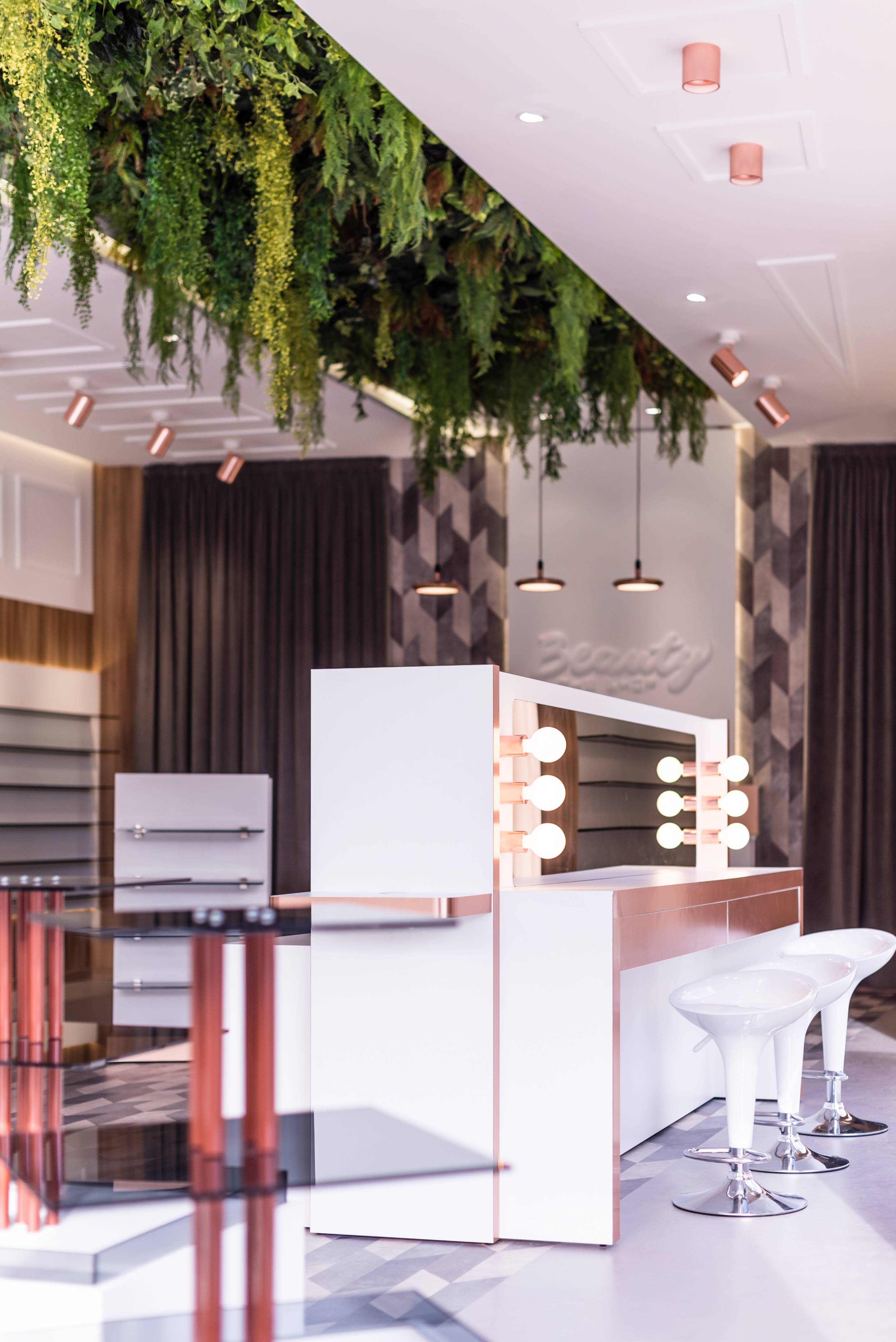 精致香氛护肤品店的永恒魅力-34