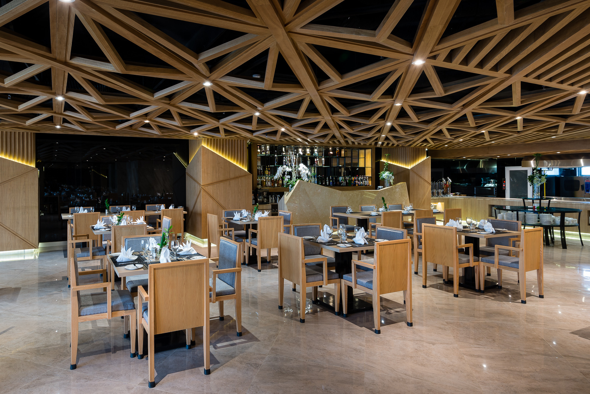 越南芽庄 Alana 酒店 | 绿意盎然的海滨度假胜地-14