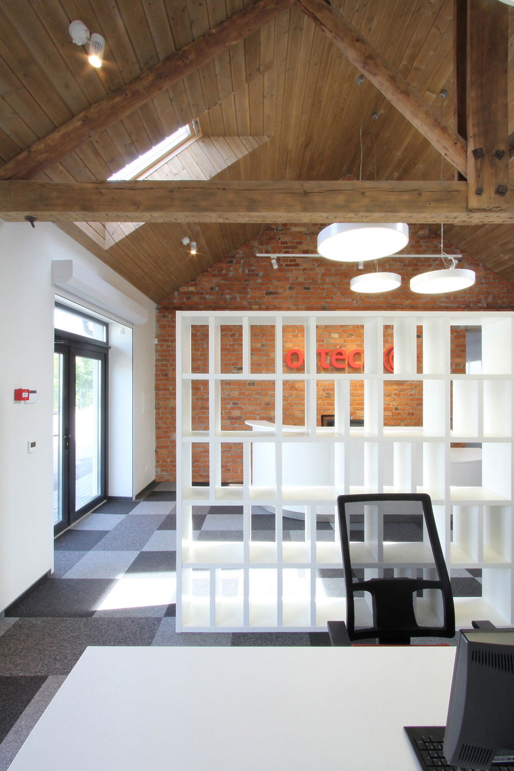 旧仓库变身高品质办公空间-10