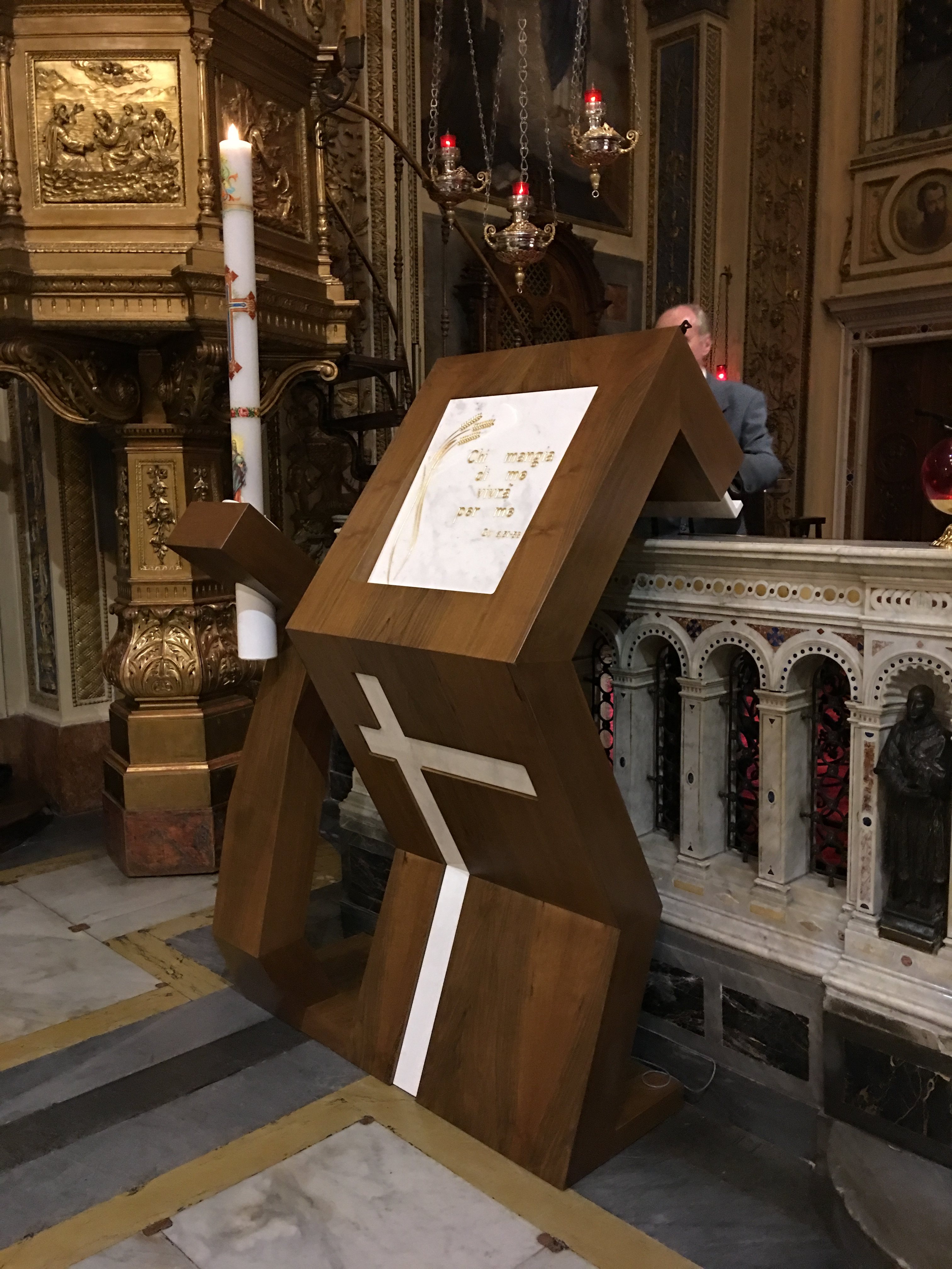 2016 年完成的"In Adorazione"项目 | 木质结构教堂的室内设计-2