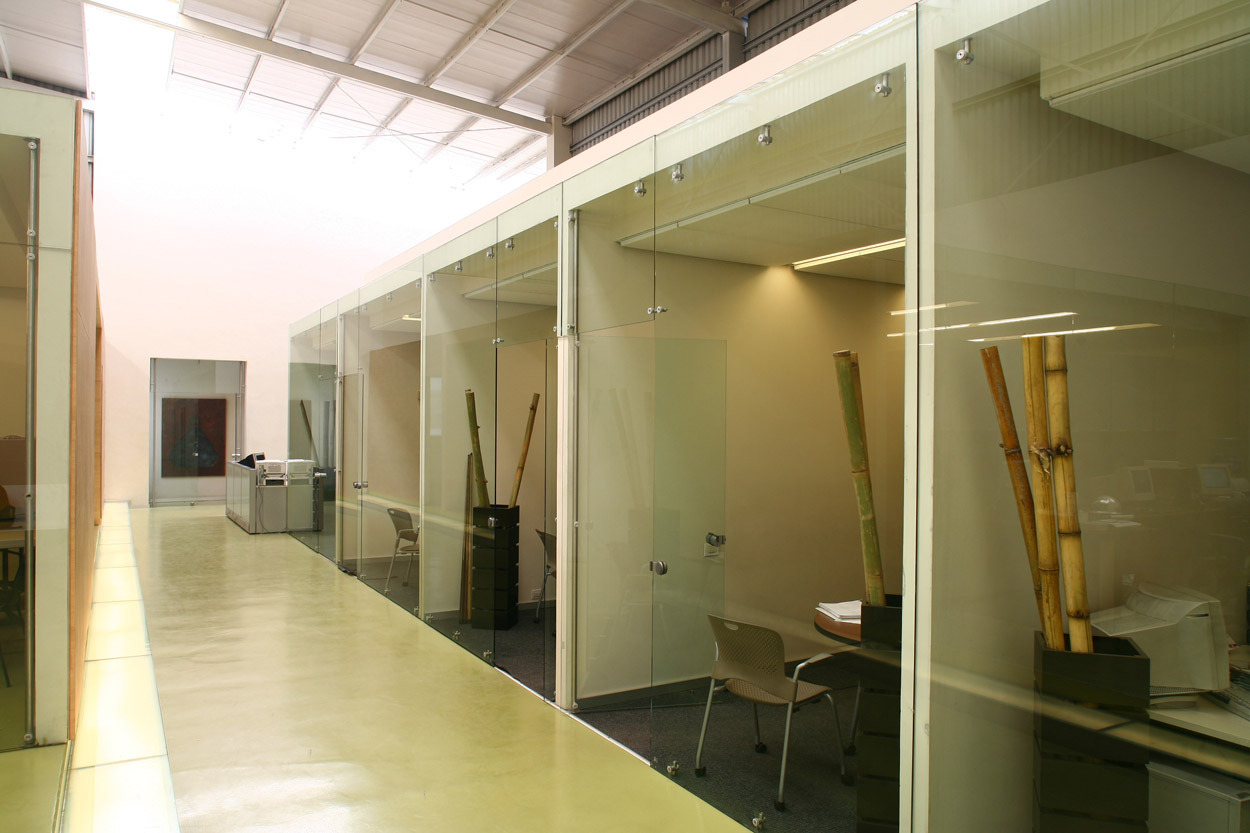 墨西哥 Pavisa 办公大楼 | 现代简约的办公空间-11