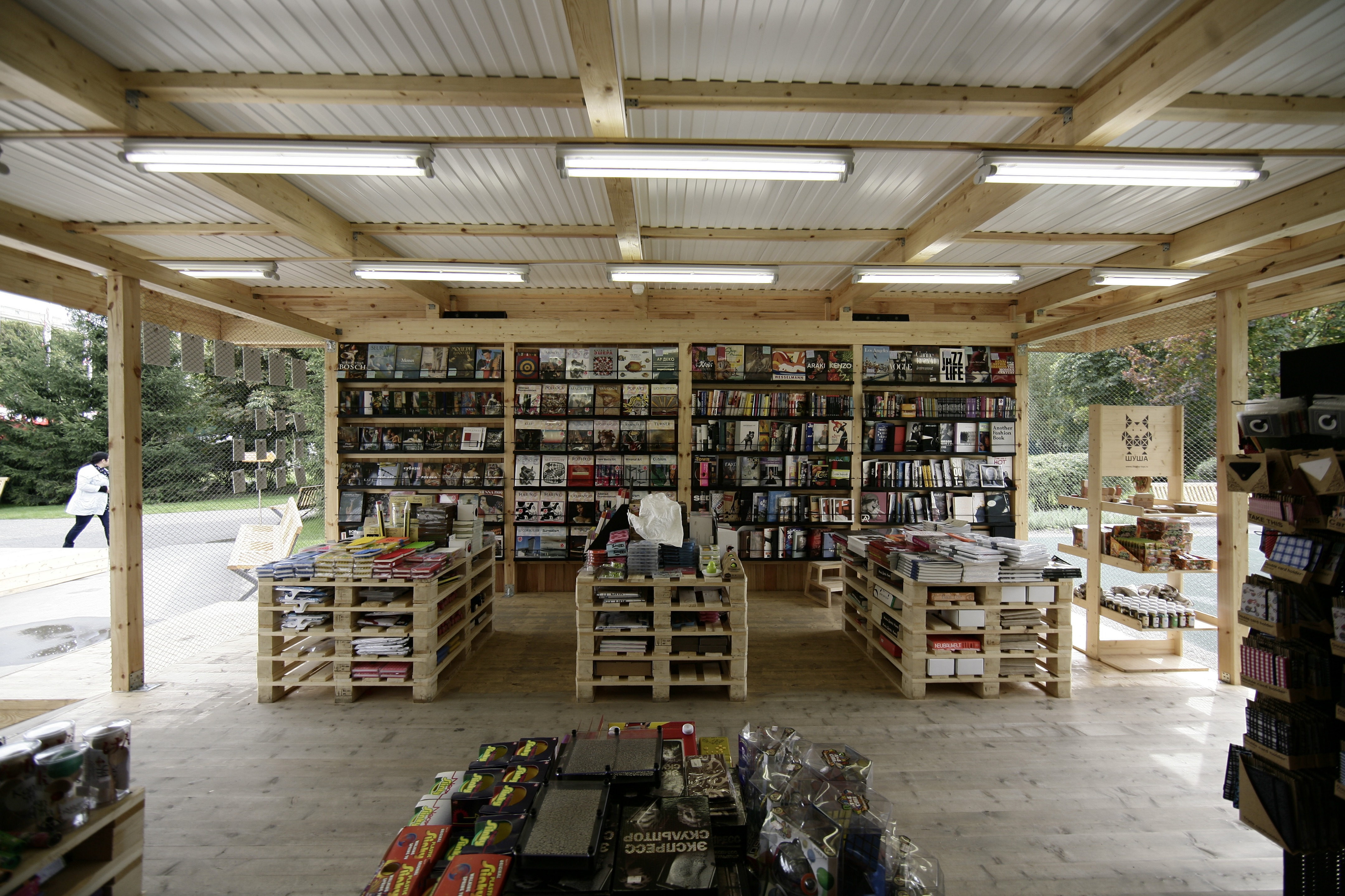 车库艺术书籍商店-5