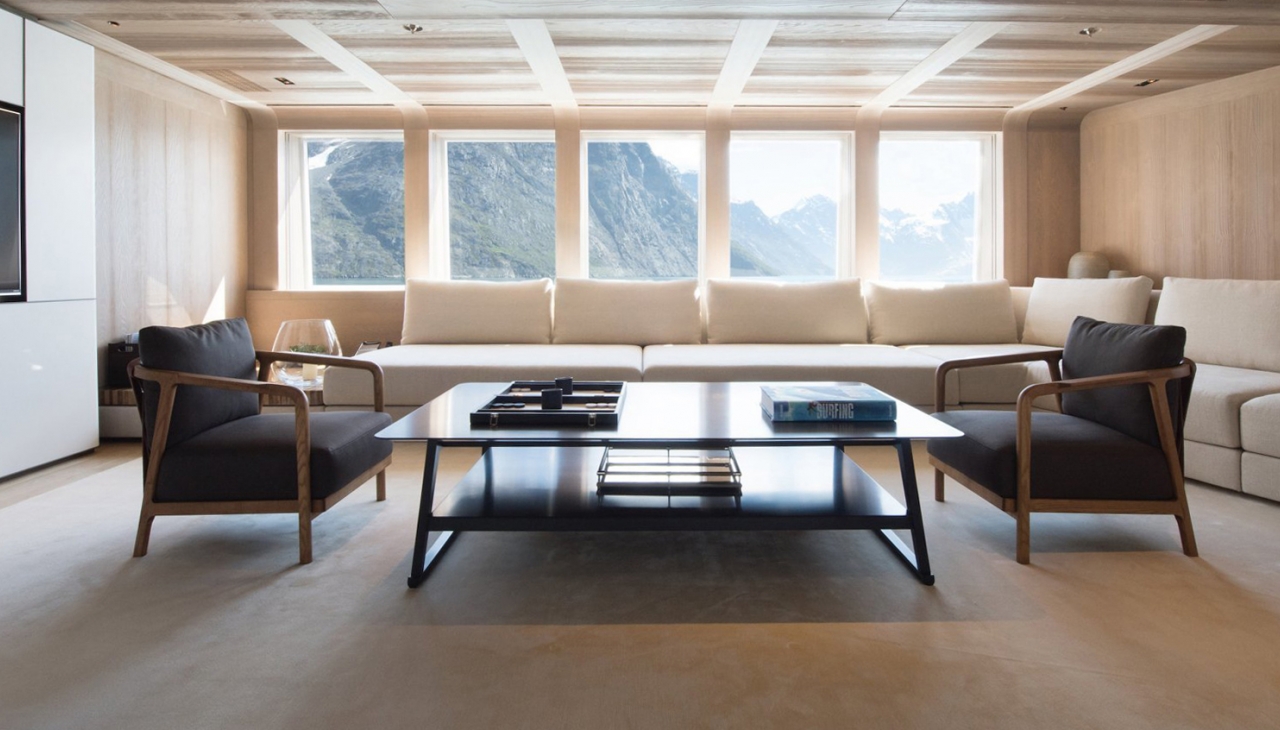 "Cloudbreak"号游艇 | 豪华室内设计与户外美景相得益彰-0