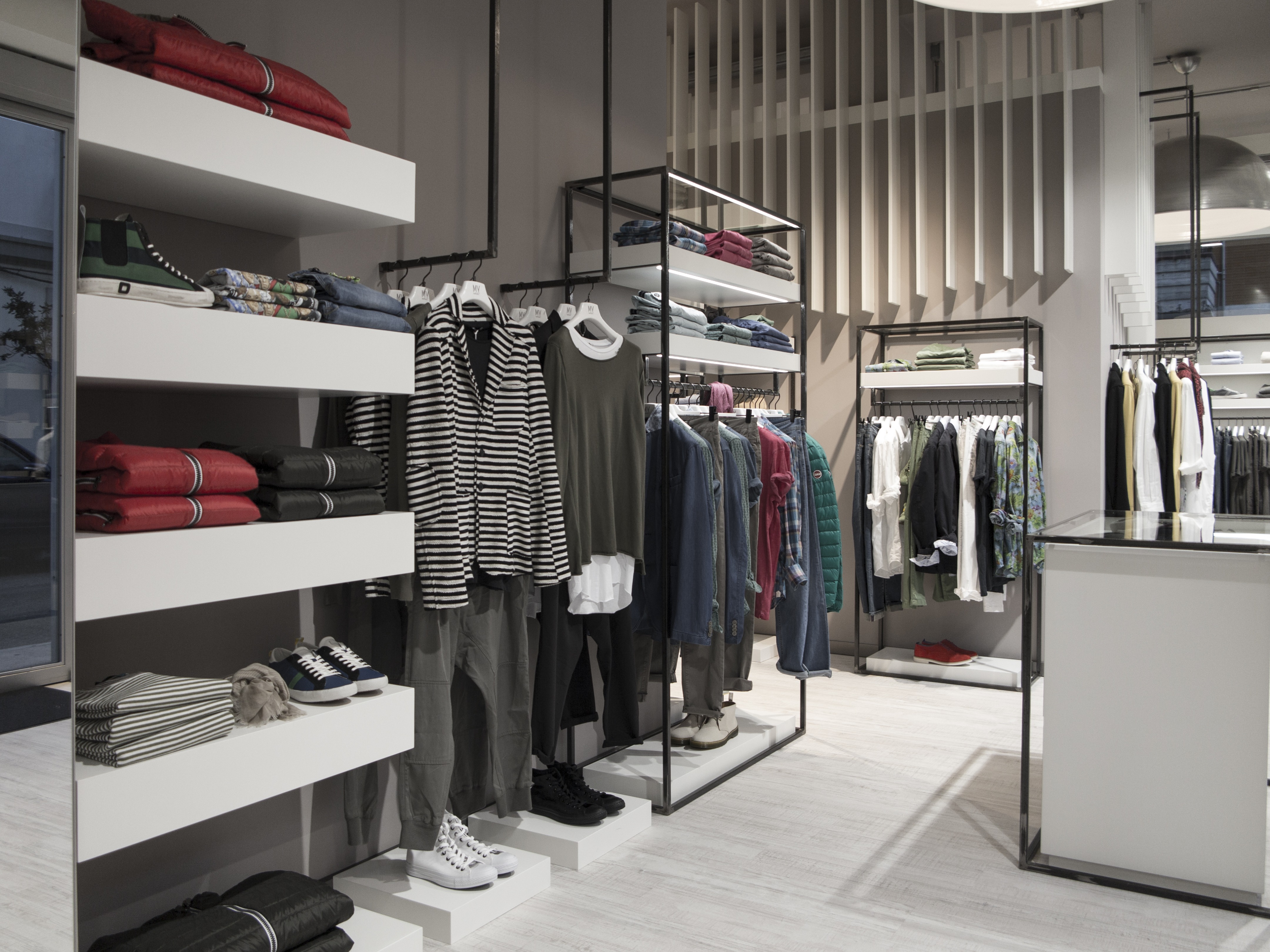 2015 年完成的“My Wear”木结构展示店-12