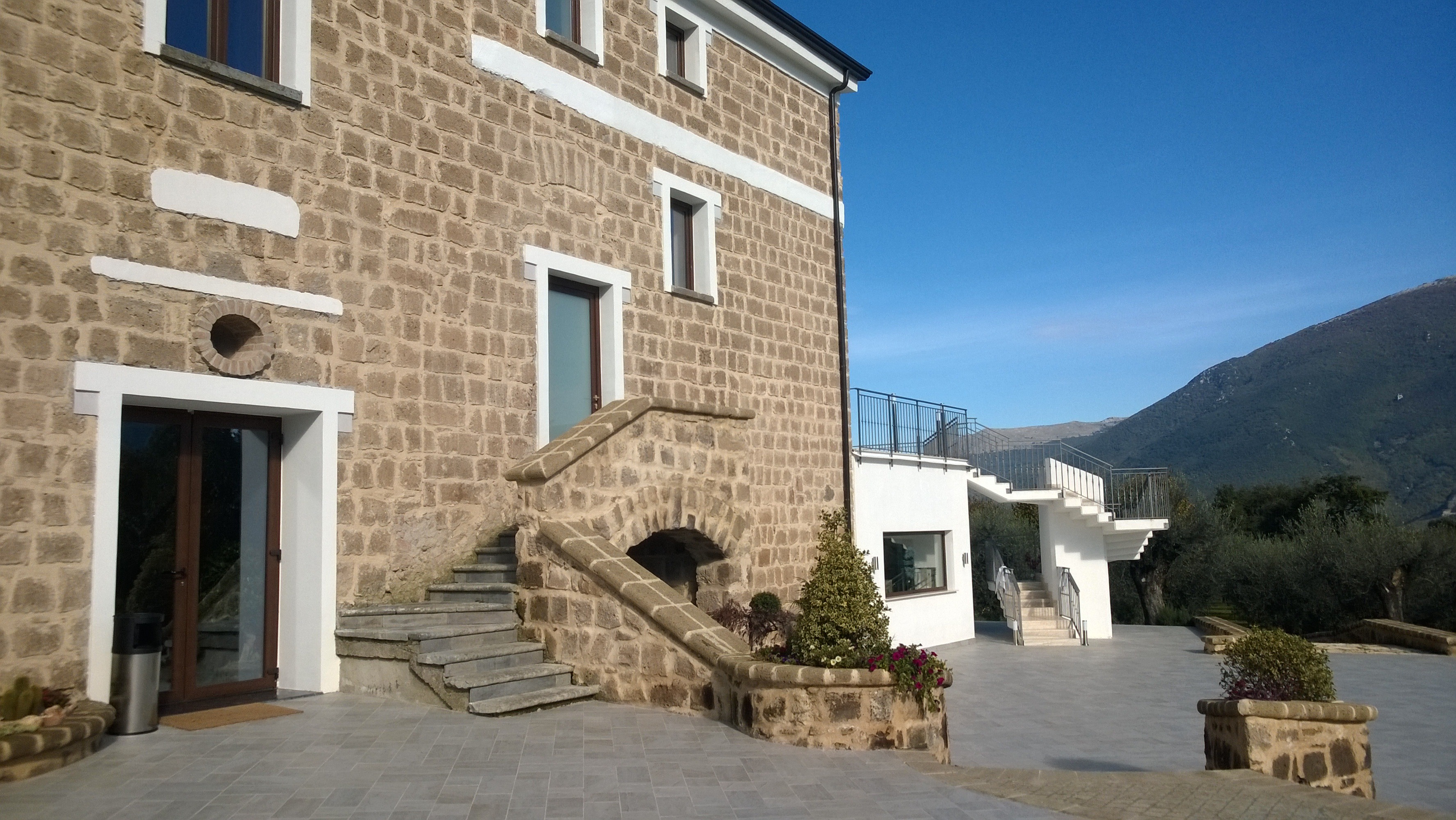 2015 年完成的意大利 TenutaTerraTefra 旅游设施恢复与更新项目-3