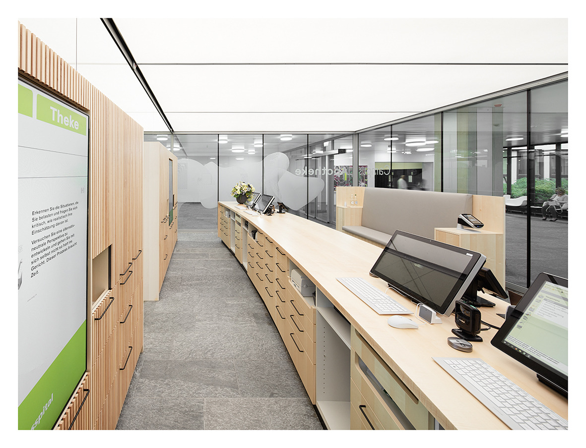 St· Gallen 医院“校园药店”-2