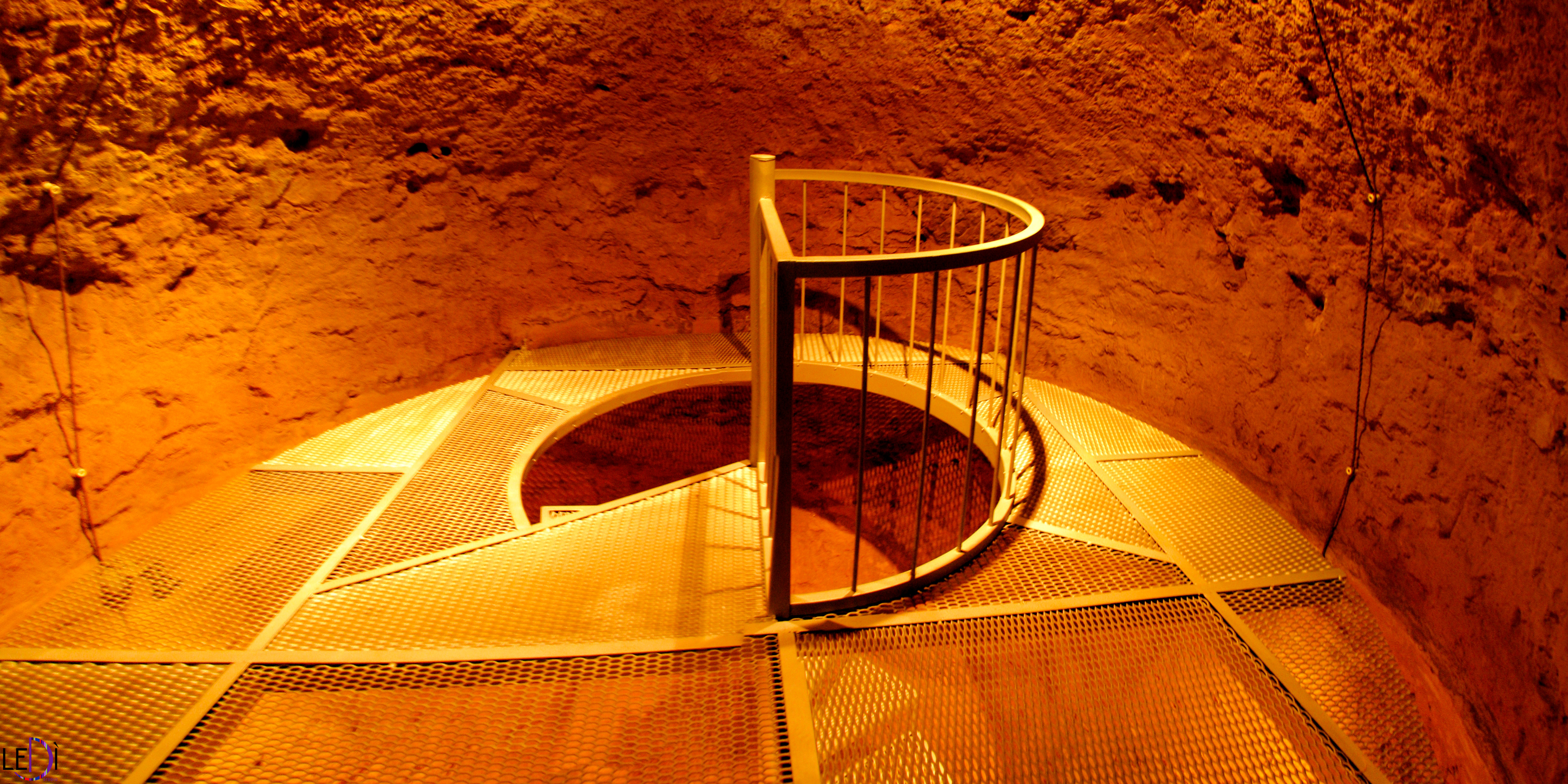 地下室秘境 · 玻璃盒中的彩色世界-5