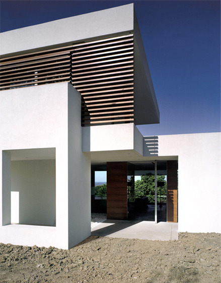 意式海岸住宅，白色“带状”空间诠释生活美学-5