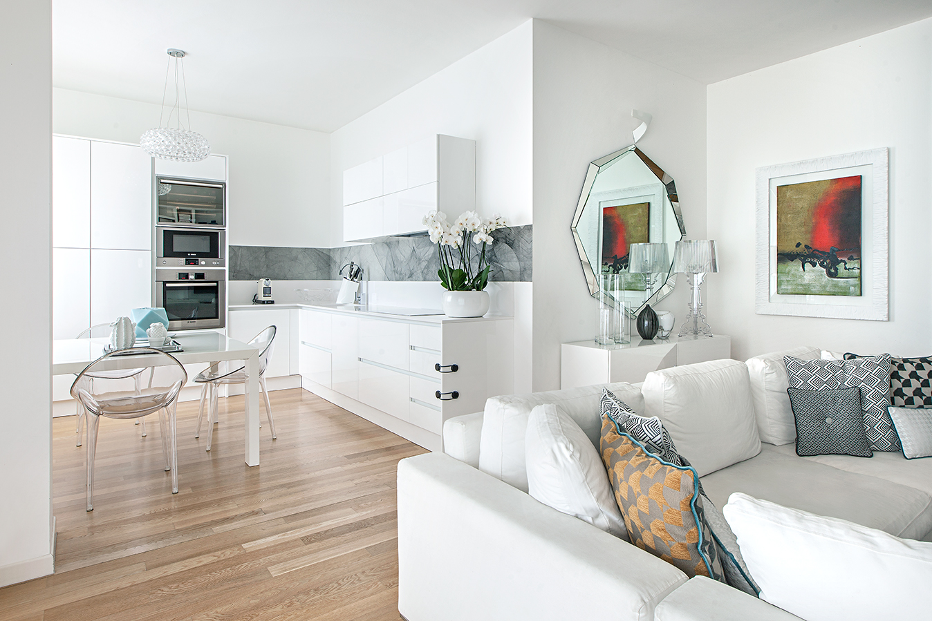 点亮色彩的明亮空间-0