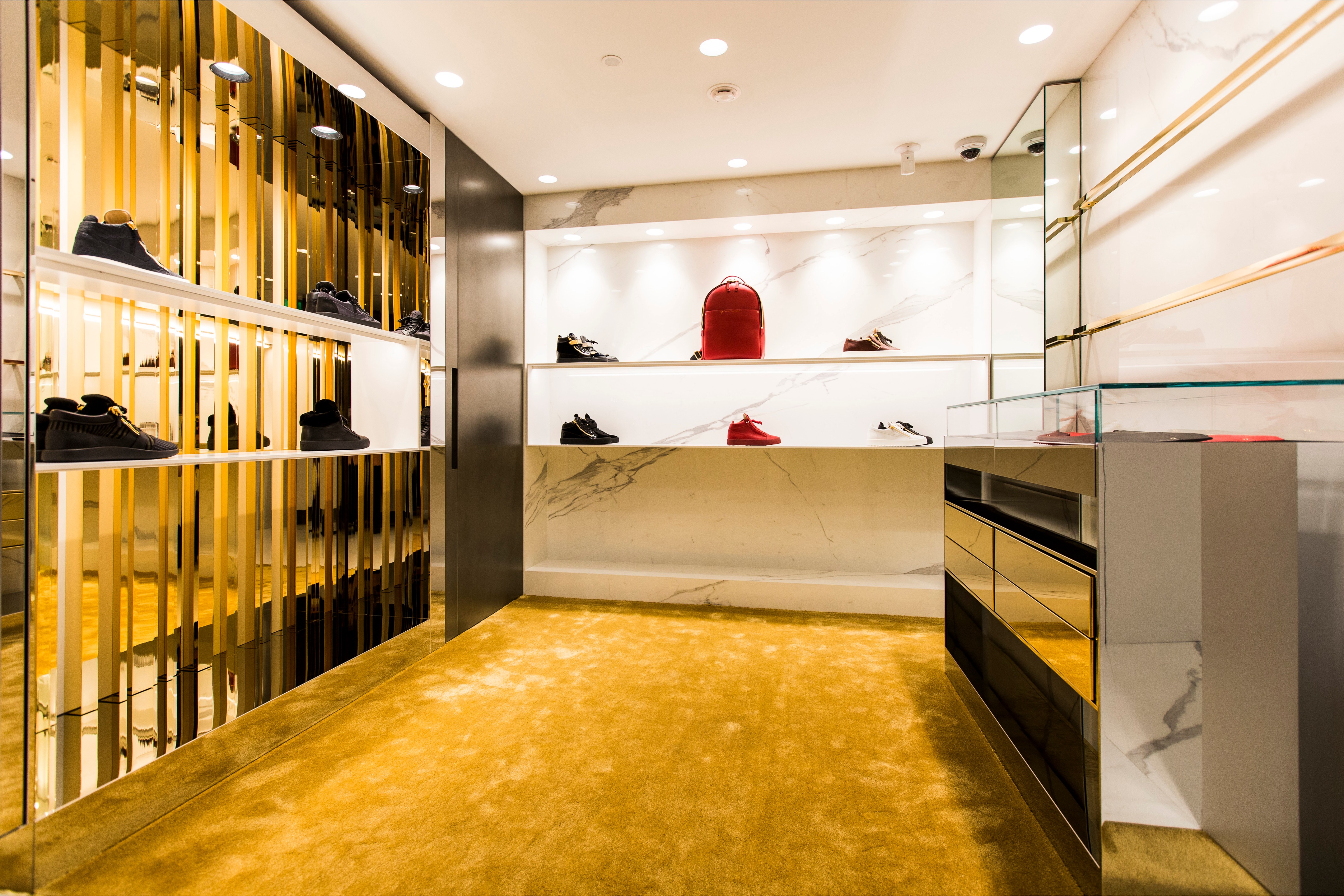 Giuseppe Zanotti 莫斯科旗舰店，时尚与艺术的融合-7