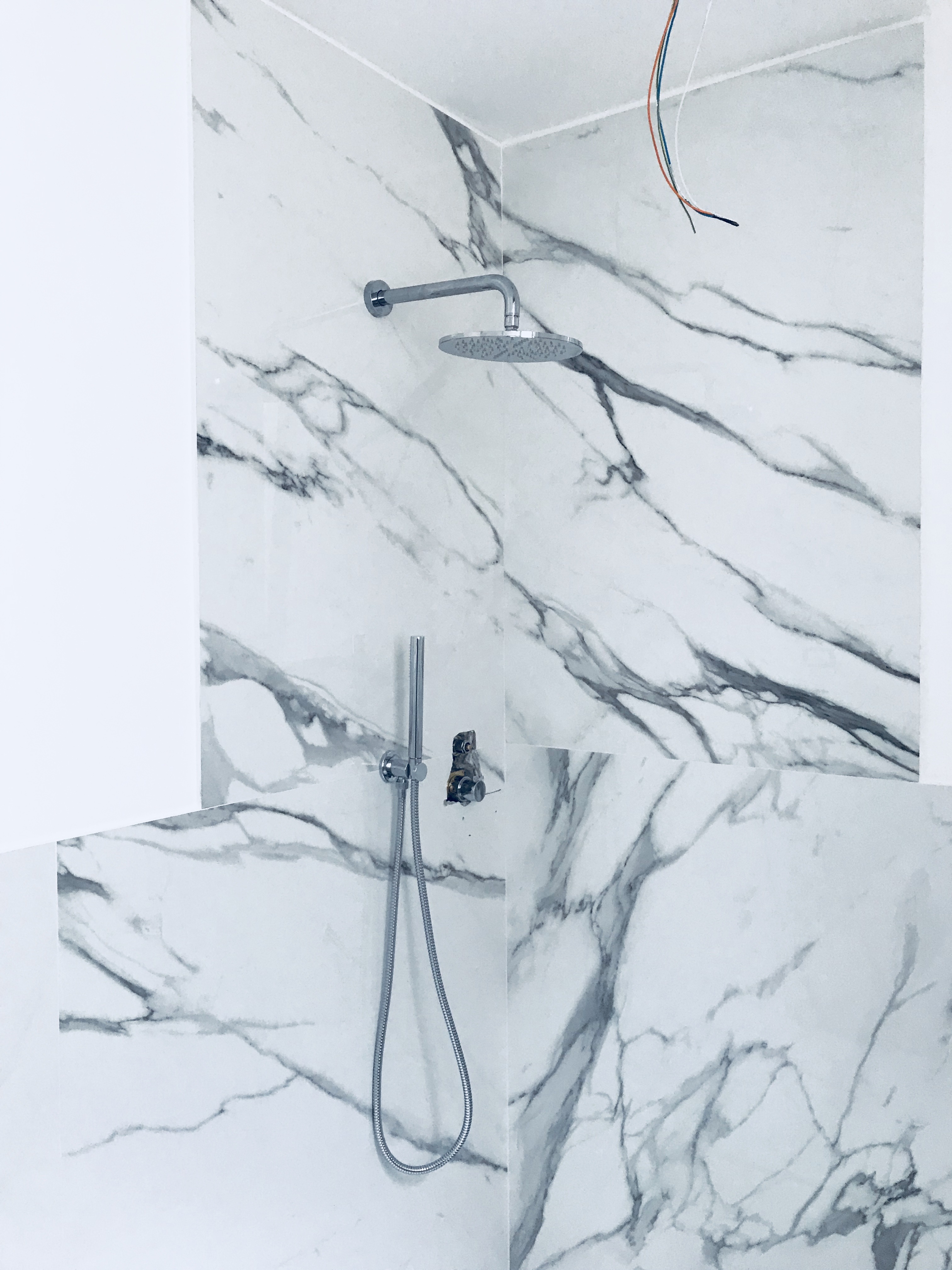 复古与现代共融的 60 年代博洛尼亚公寓翻新-1