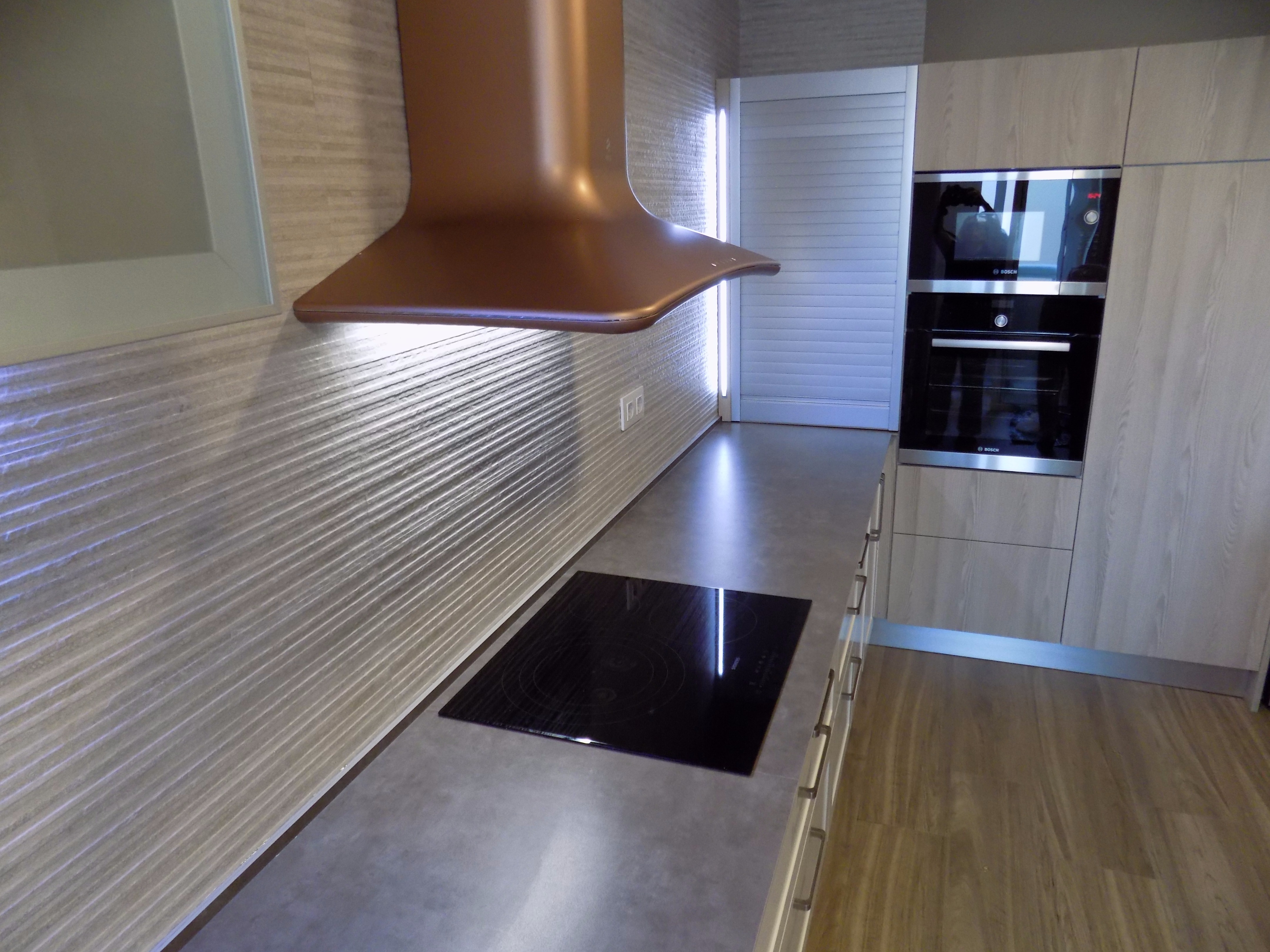 现代复古厨房，工业风与早餐文化的完美融合-14