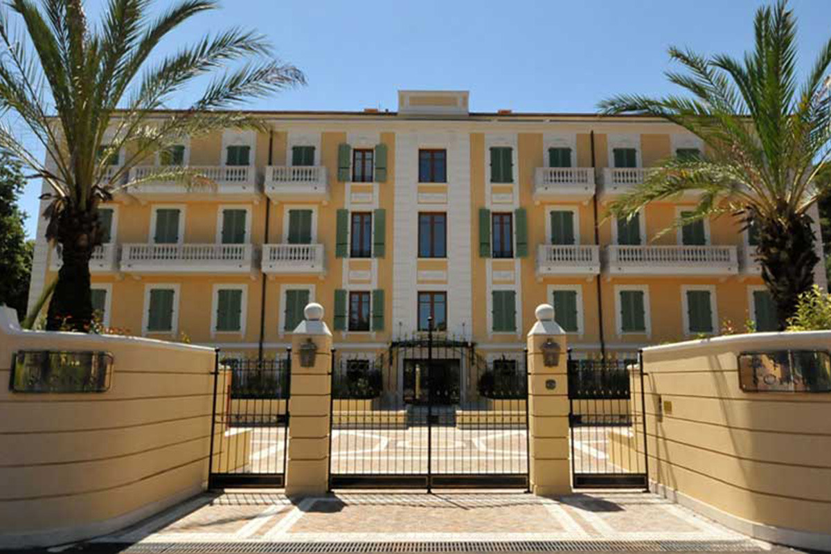 戛纳豪华别墅，舒适宜居的设计典范-3