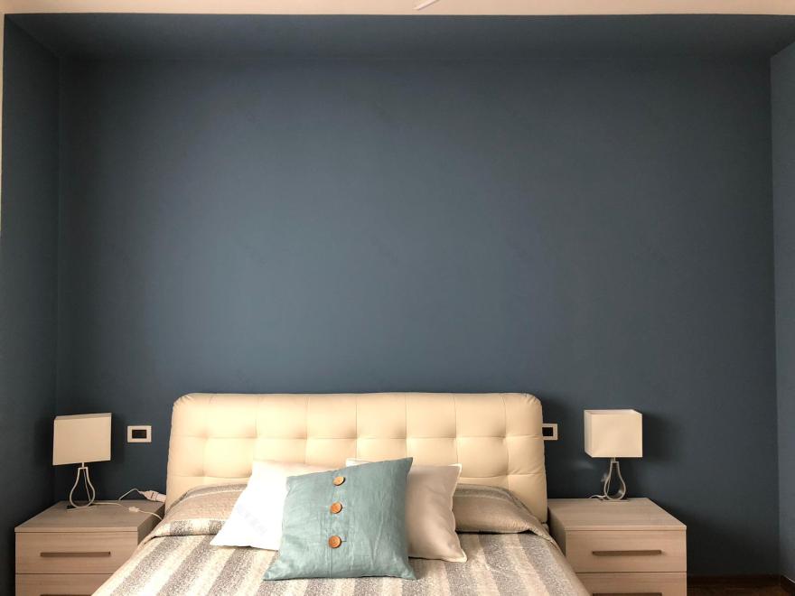 卧室蓝色鲸鱼壁设计-1