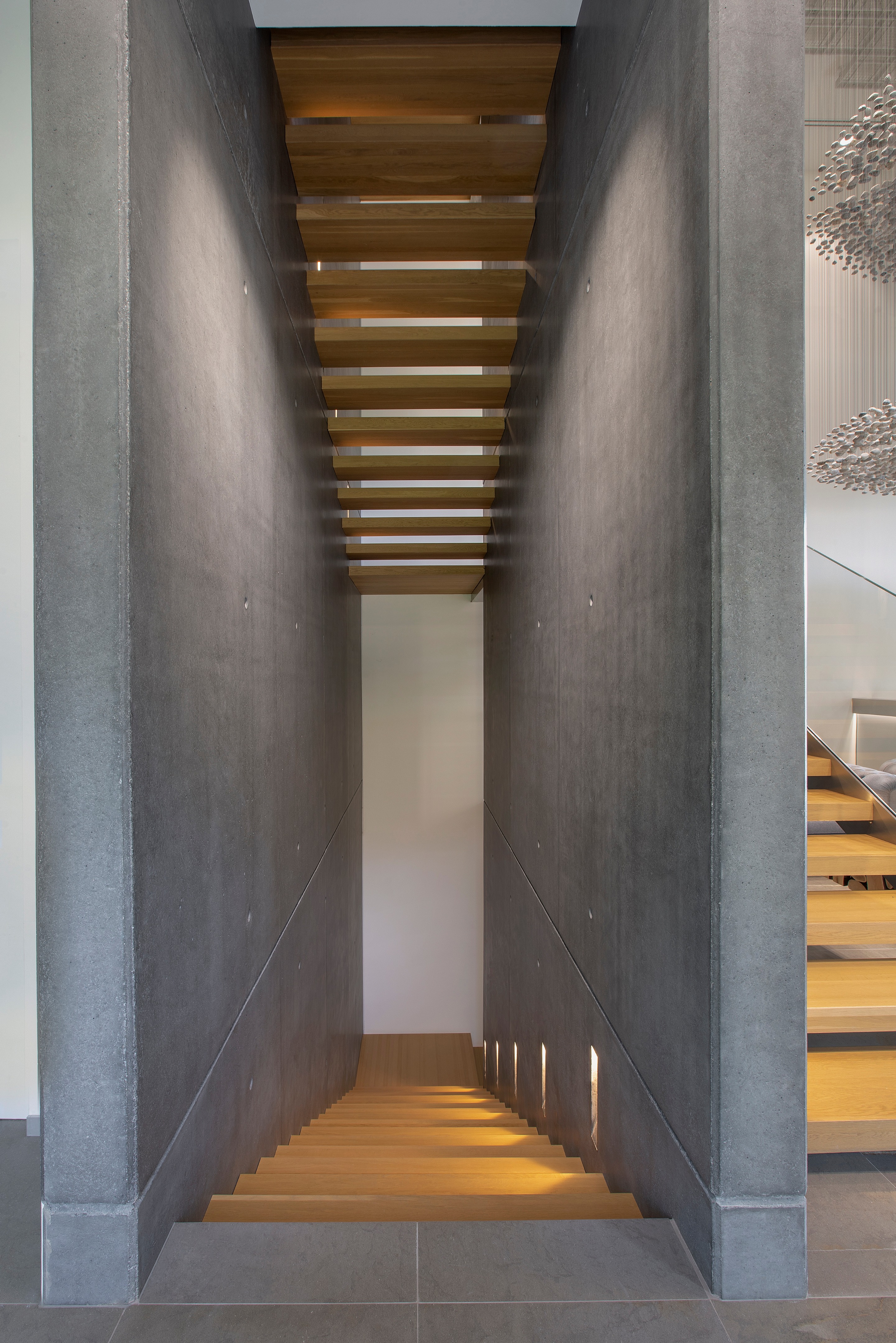 意大利品牌 Herno 总部个性楼梯设计-9