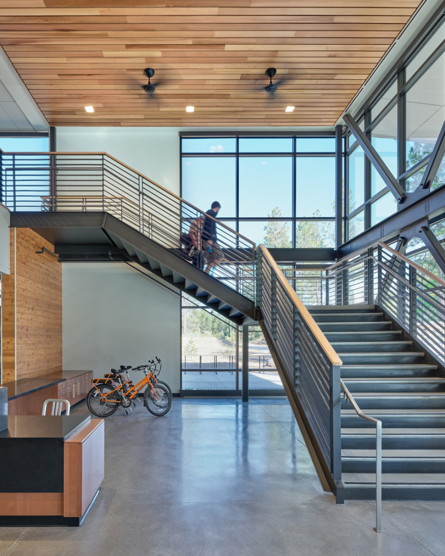 俄勒冈州立大学 Bend 分校 Cascades 餐厅-11