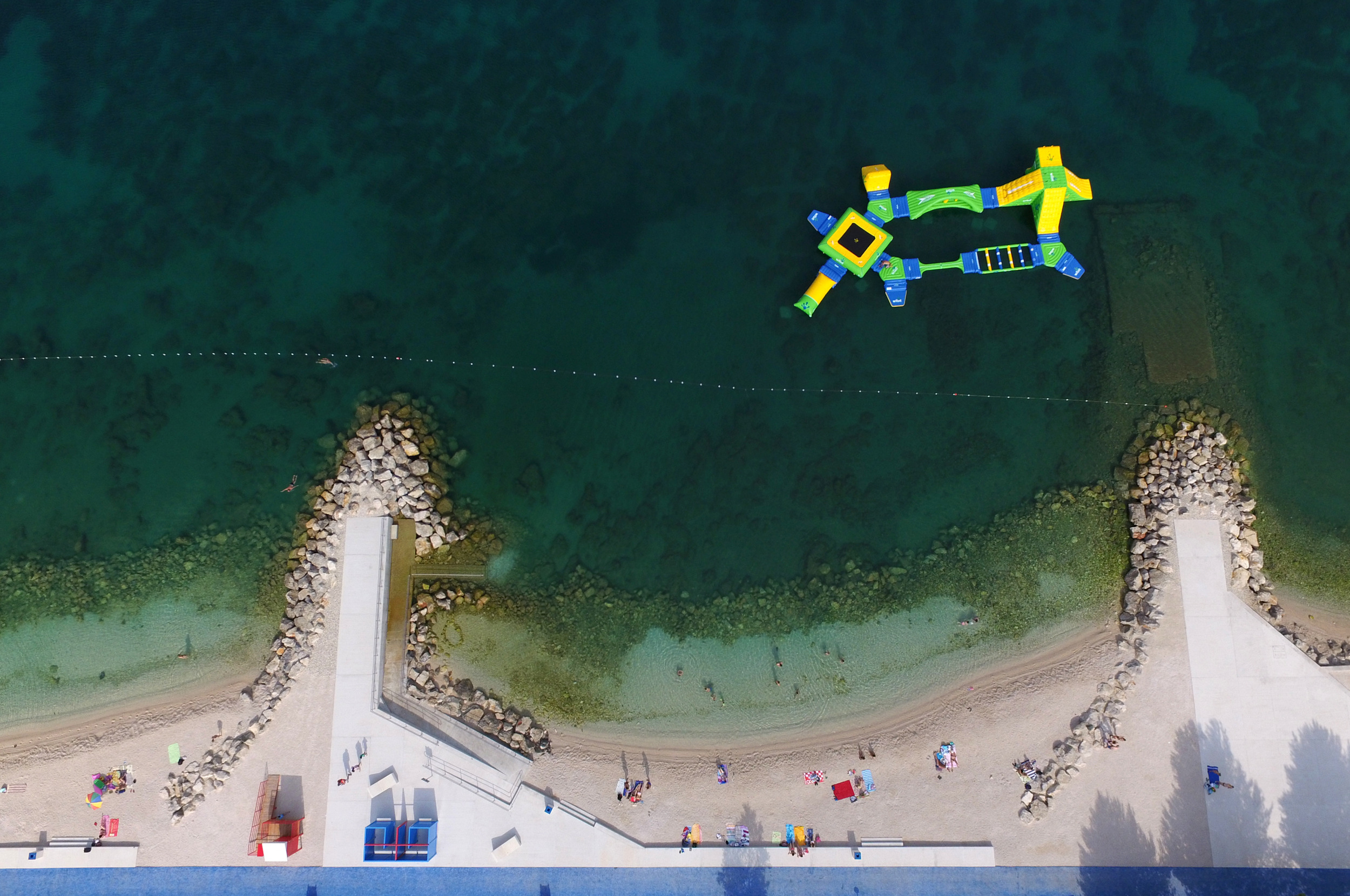 克罗地亚前海军机场改建水上乐园-15