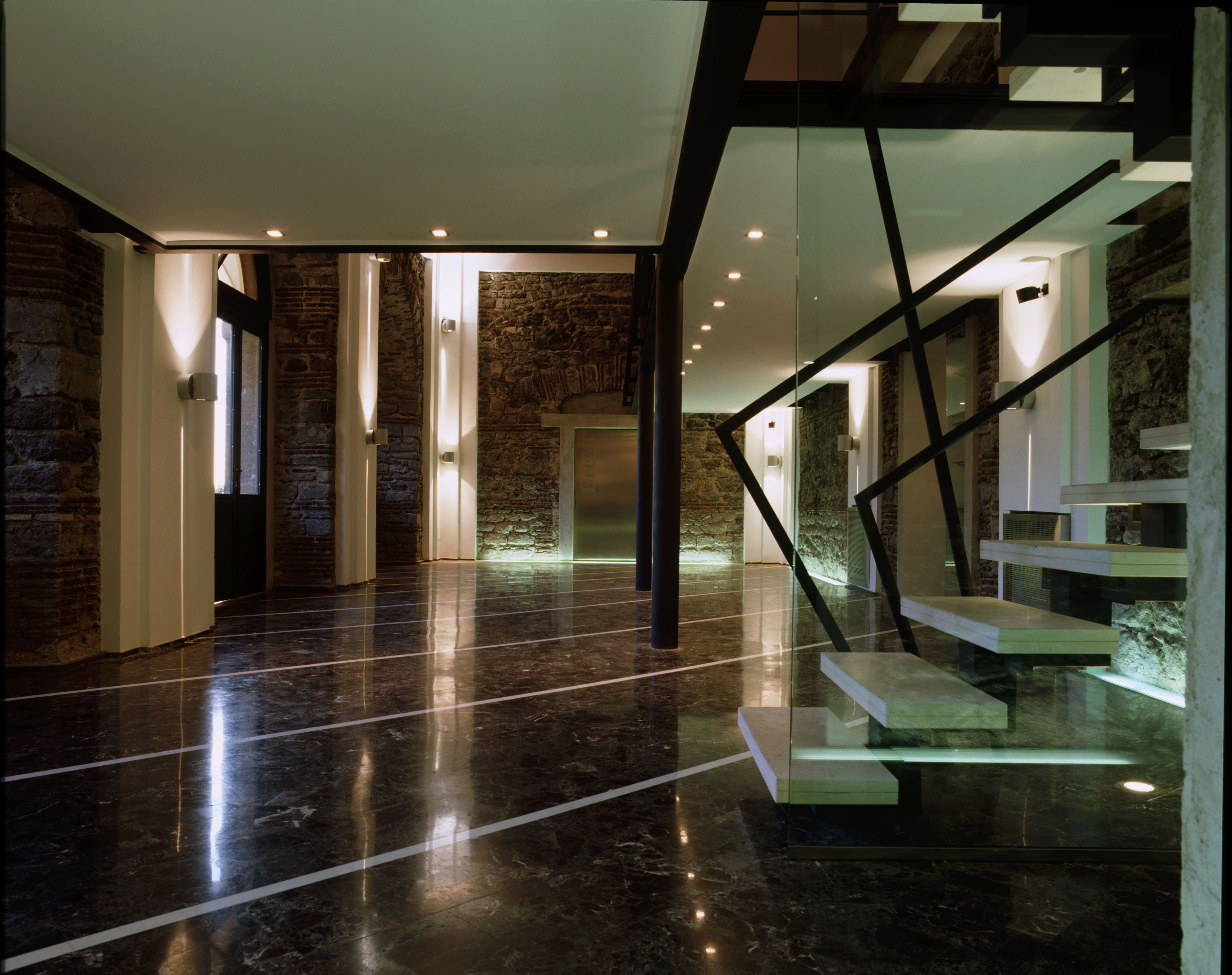 意大利百年建筑中的 Gelateria a Frascati 改造设计-17