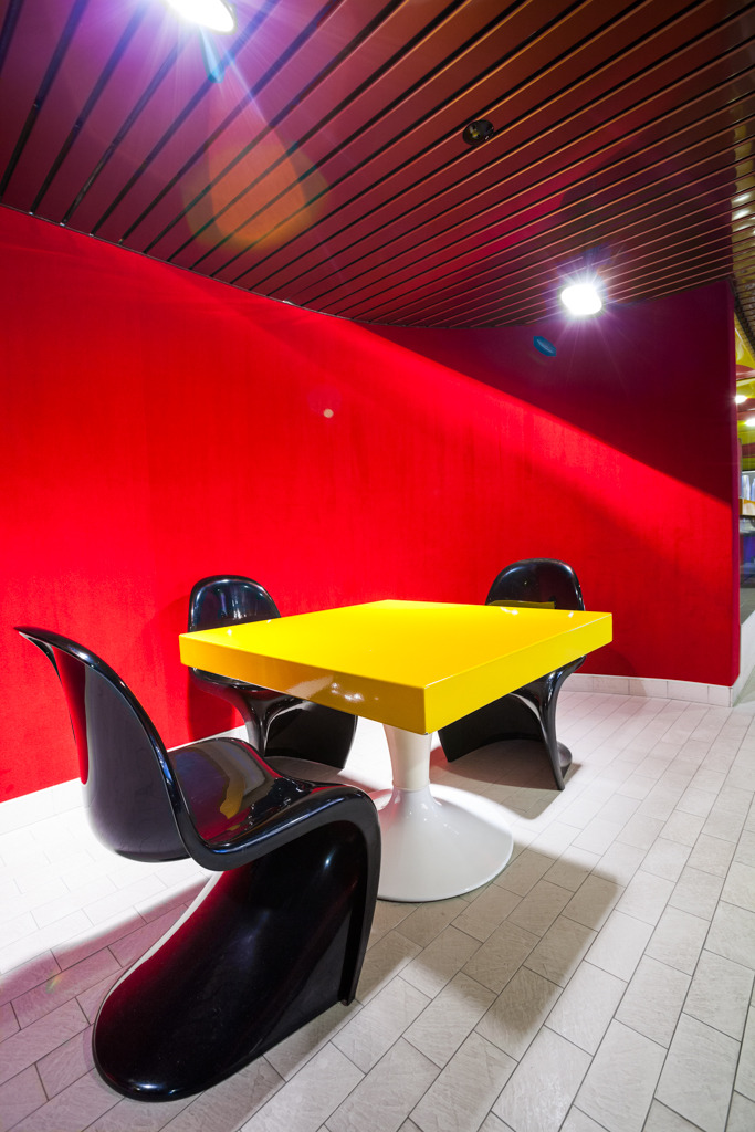 拯救帕顿设计,巴塞尔 Radisson Blu 酒店泳池重生-1