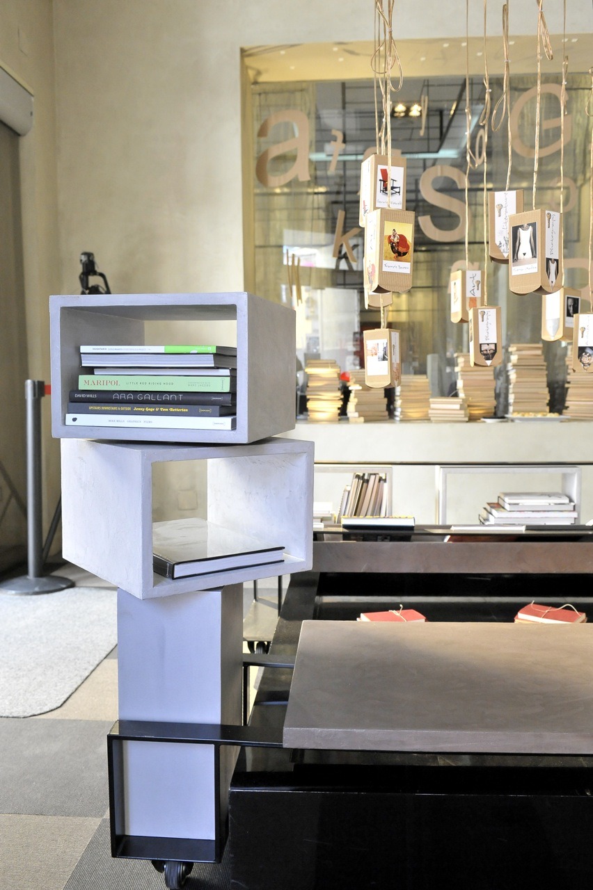 2010 年马德里 Vincci Soho 酒店"阅读钥匙"家具设计-1