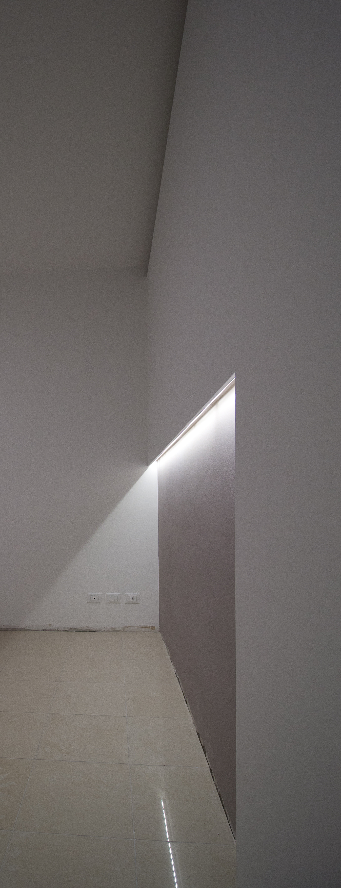 重塑空间，焕发生机——意大利 Treviso 商业空间改造-13