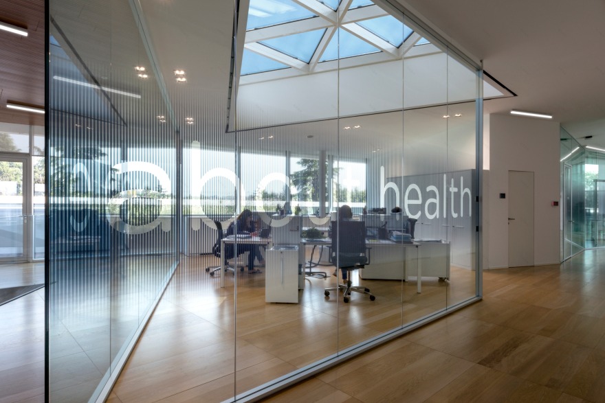 创新医疗企业总部,船舱灵感诠释动感与高效-5