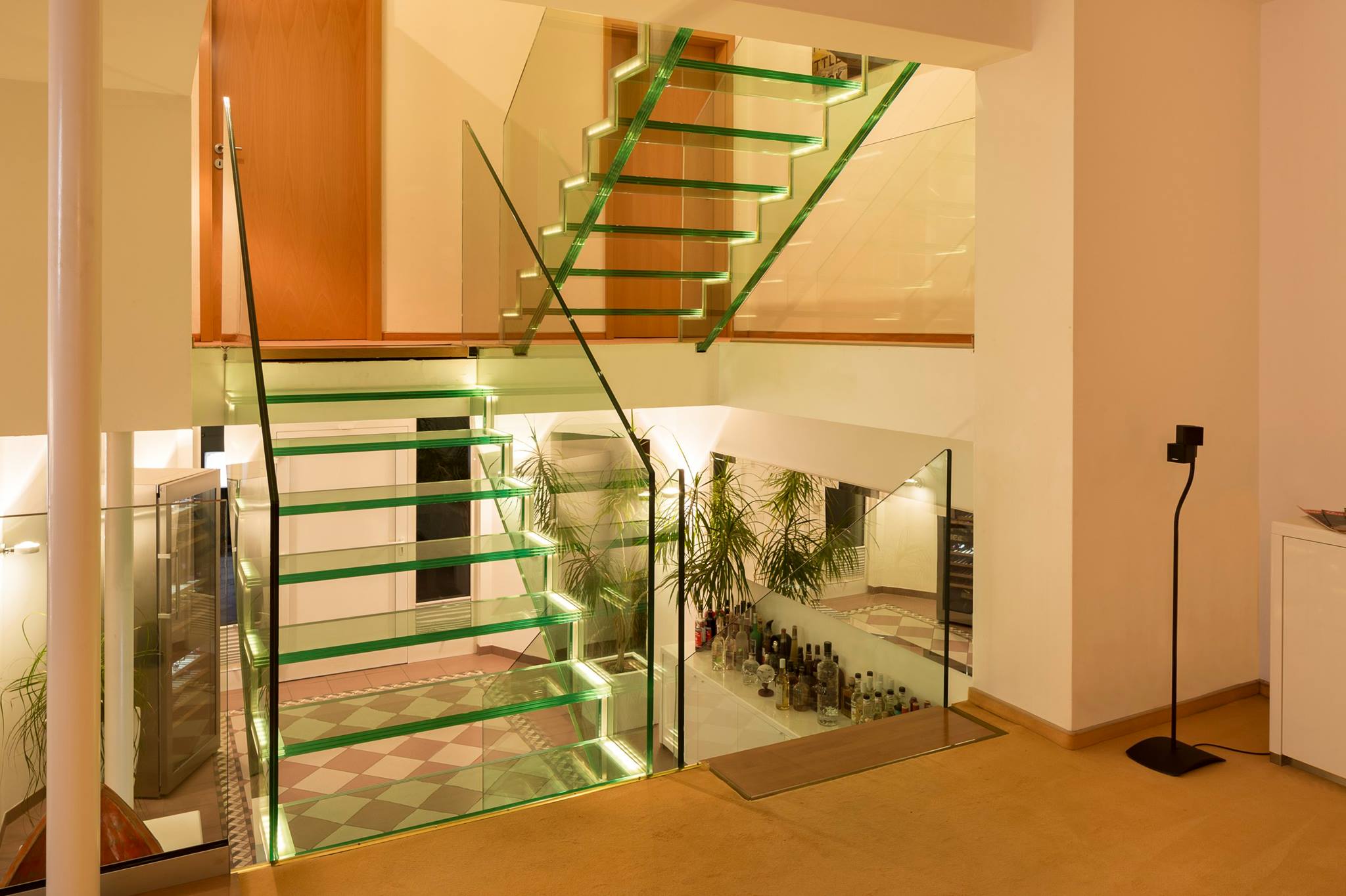 伦敦全玻璃楼梯住宅设计-7