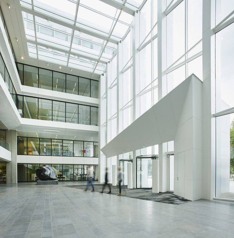 节能环保的 A.S.R 总部办公楼改造-2