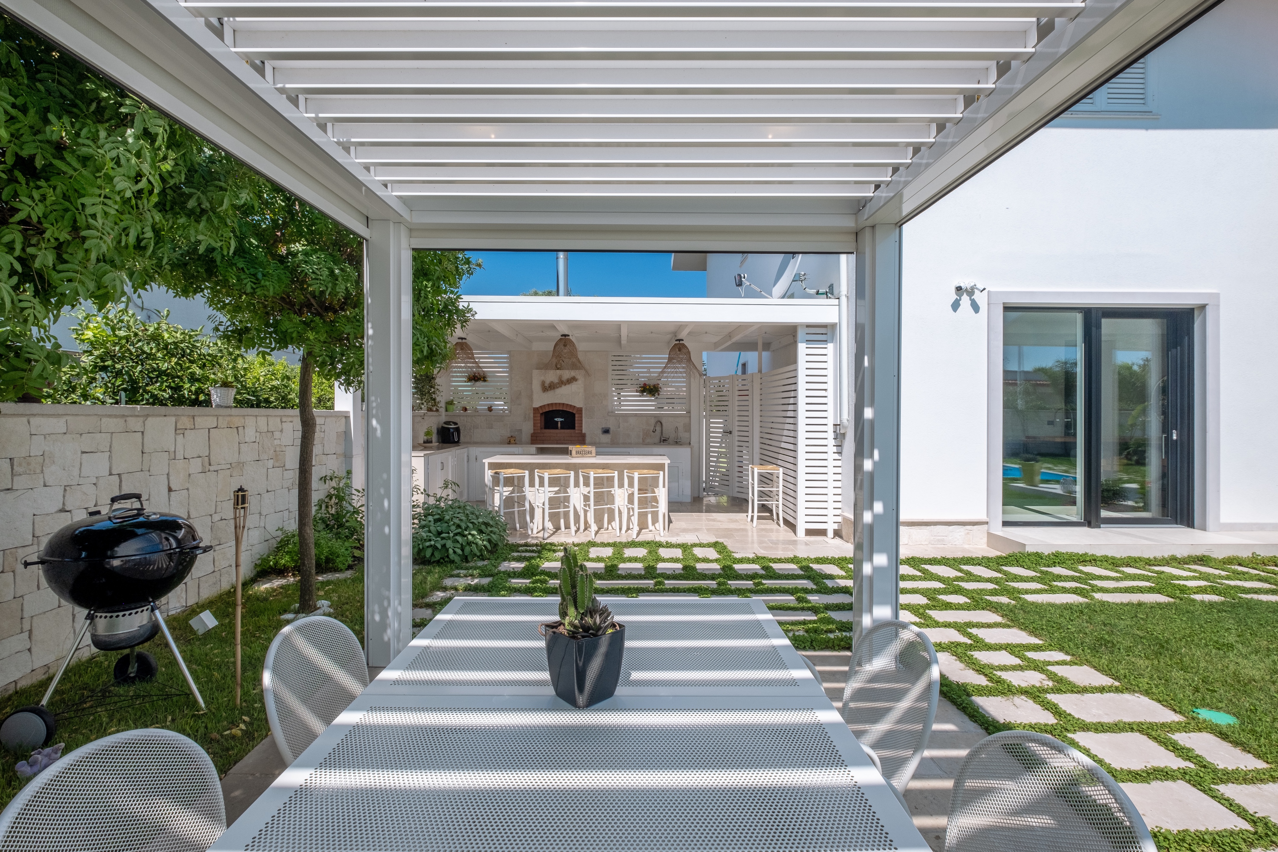 意大利普利亚海景别墅，现代风格与自然融合-14