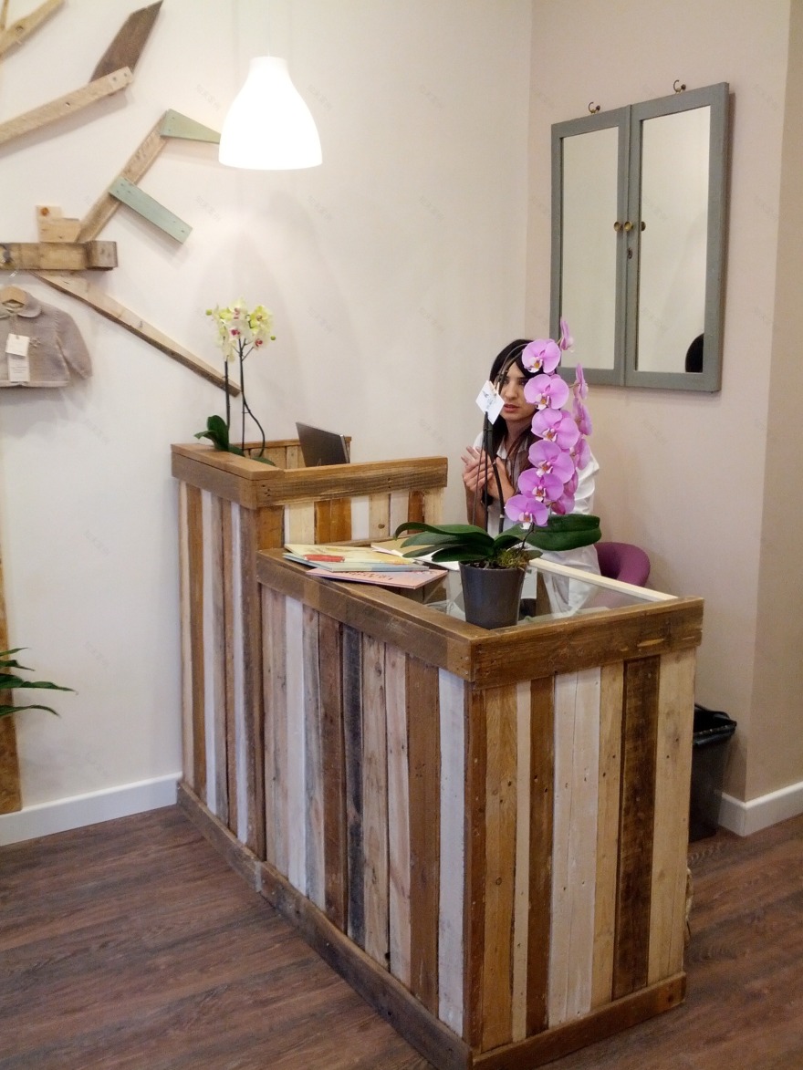 逆境中的璀璨舞台——罗马女性手工制品工作室-5