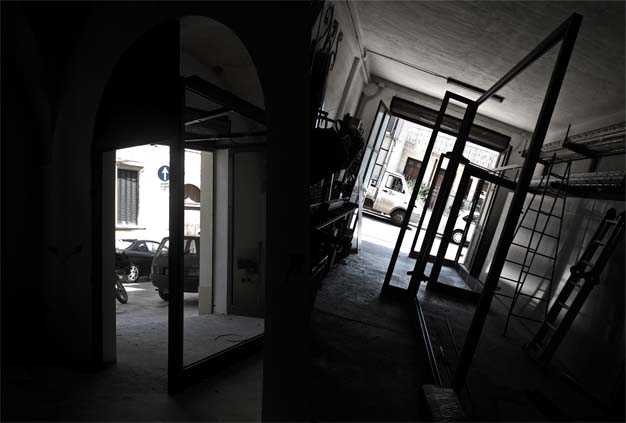 废旧车间变时尚商店的创意重生-38