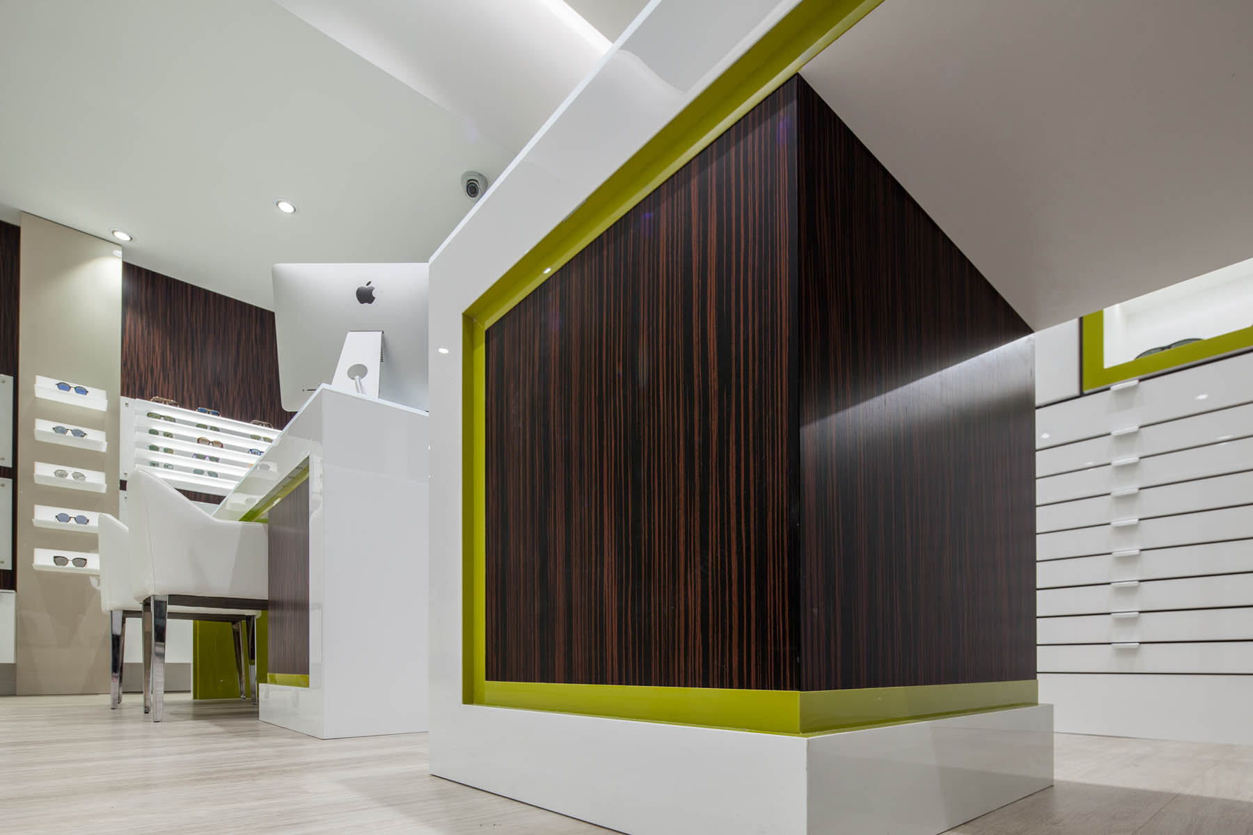 光学商店改造中的摄影艺术-34