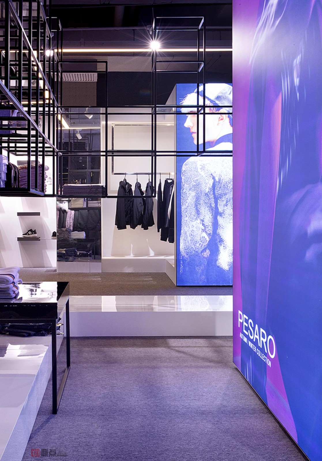 DID 鼎点室内设计 | OUTLETS 奥特莱斯服装店,时尚线条点面完美结合-6