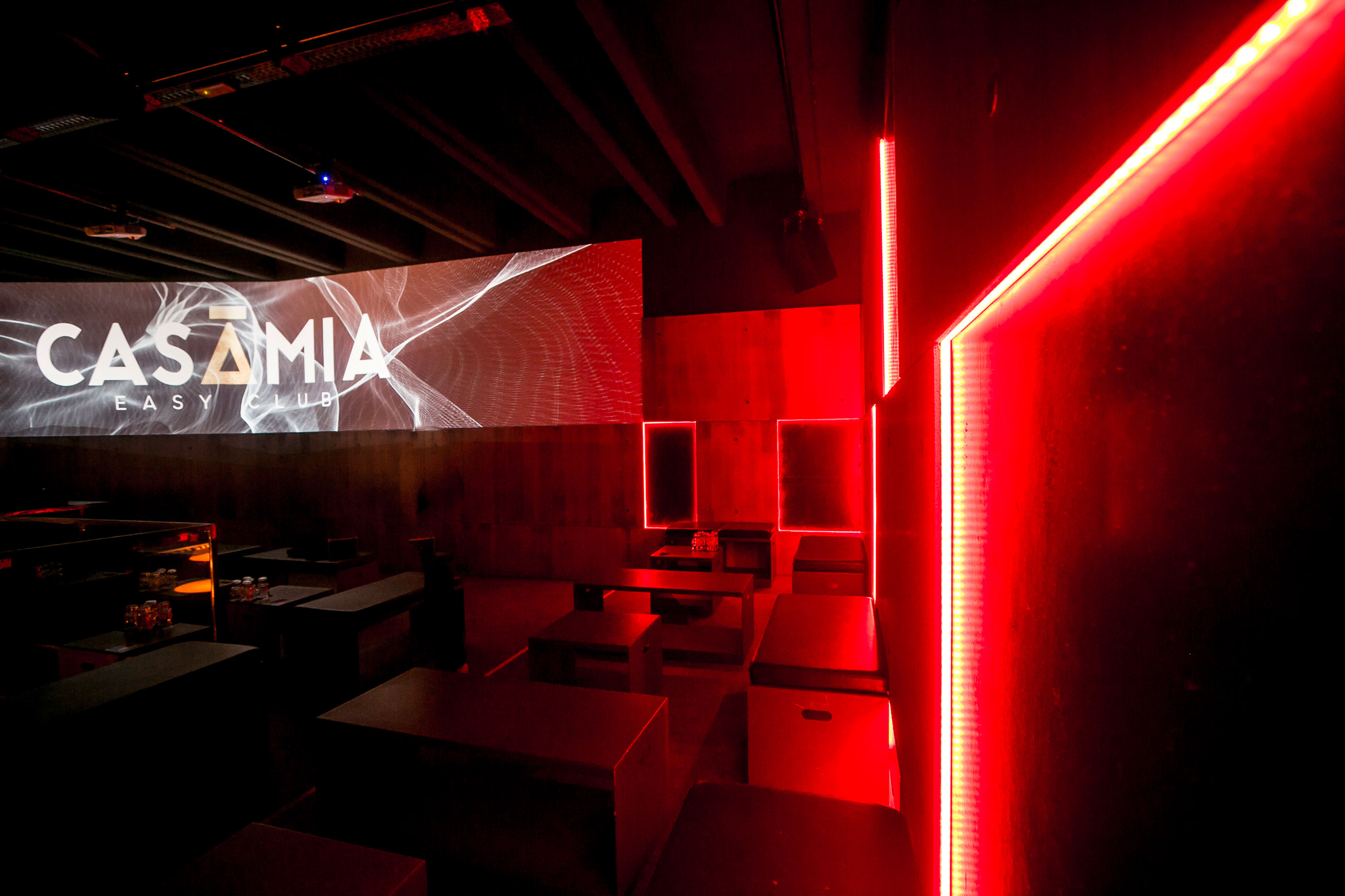 Casamia 工业风迪斯科舞厅室内设计-0