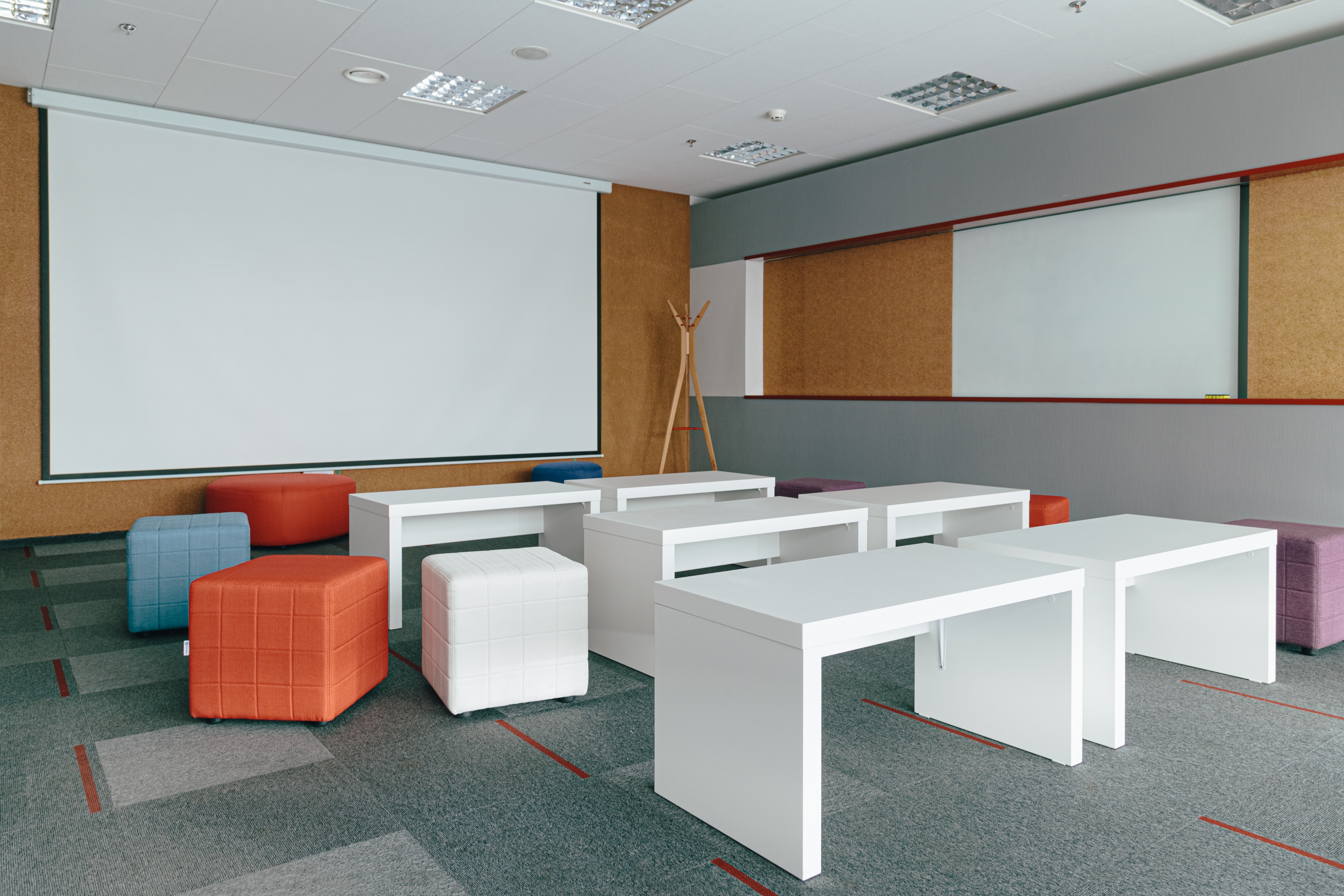 圣彼得堡银行数字部门现代办公空间设计-18