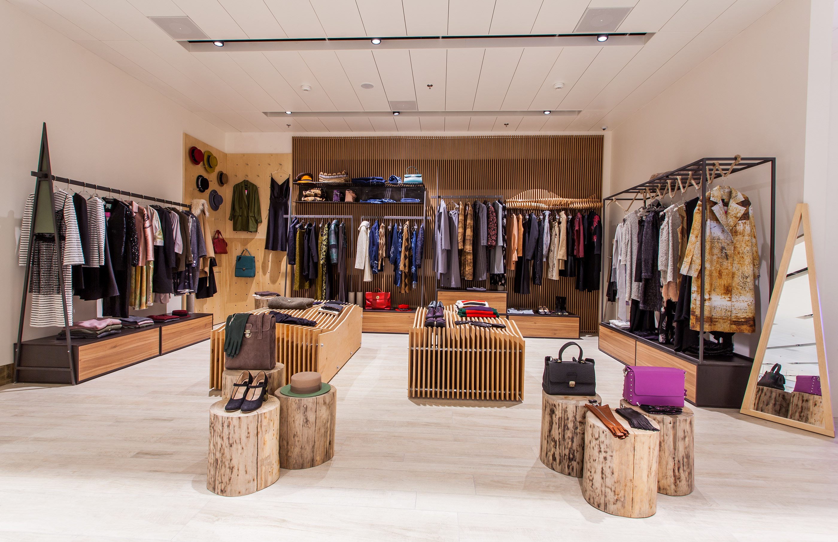 乌克兰基辅 TSUM 商场“角落概念店”-1