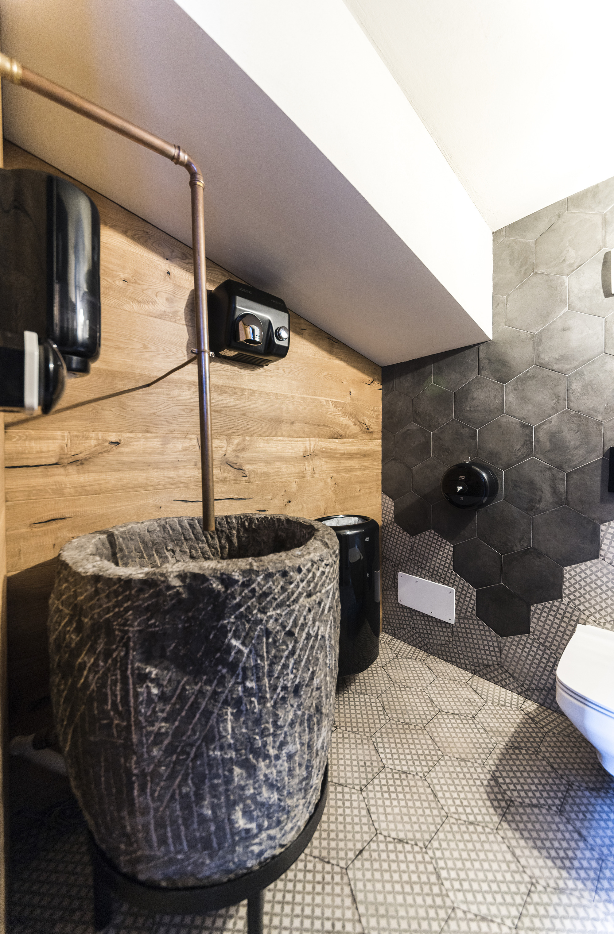 意大利餐厅“Terra”系列瓷砖的优雅演绎-12