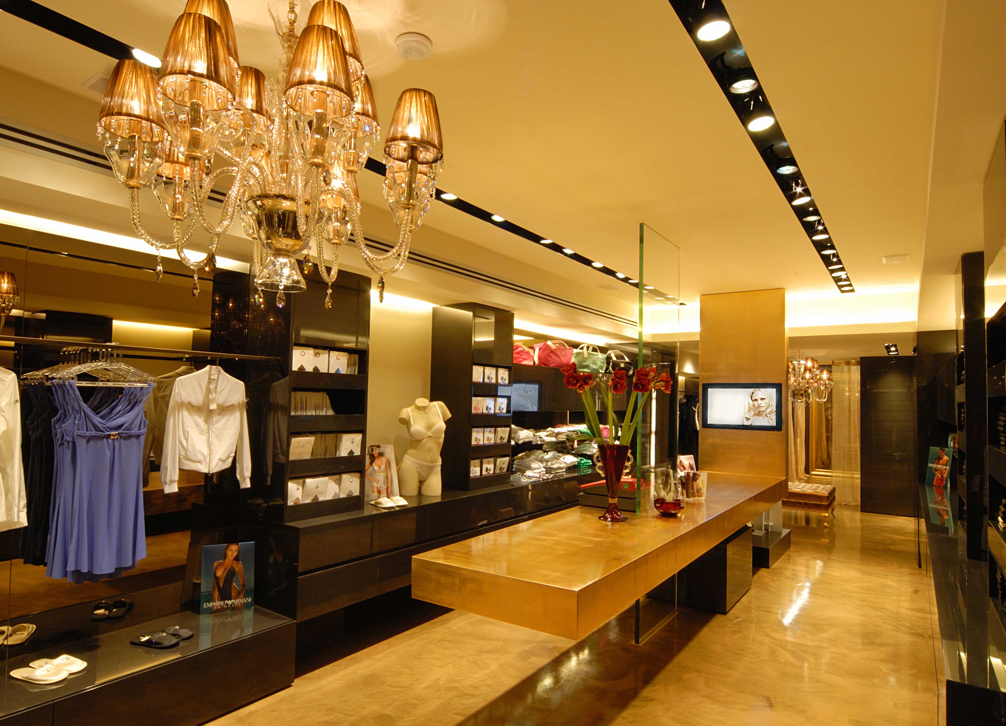 历史中心精致融合风格，金叶点缀 EMOZIONI boutique-0