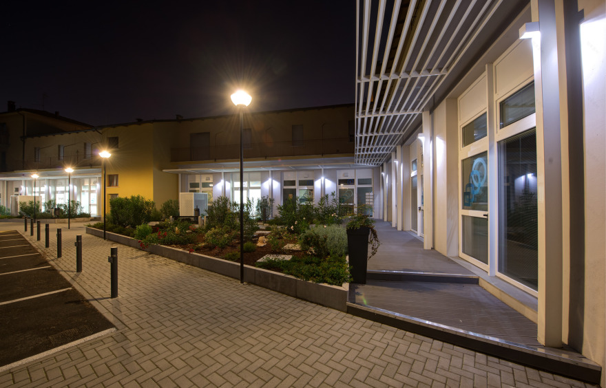 意大利 Imola 镇“Ex Beccherucci”项目,绿色办公空间与户外连接的典范-1