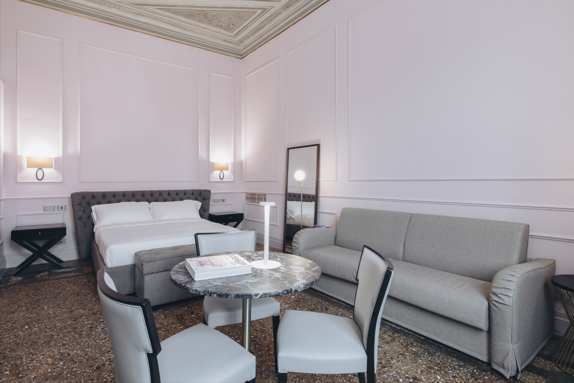 意大利博洛尼亚百年建筑的奢华套房新生-5