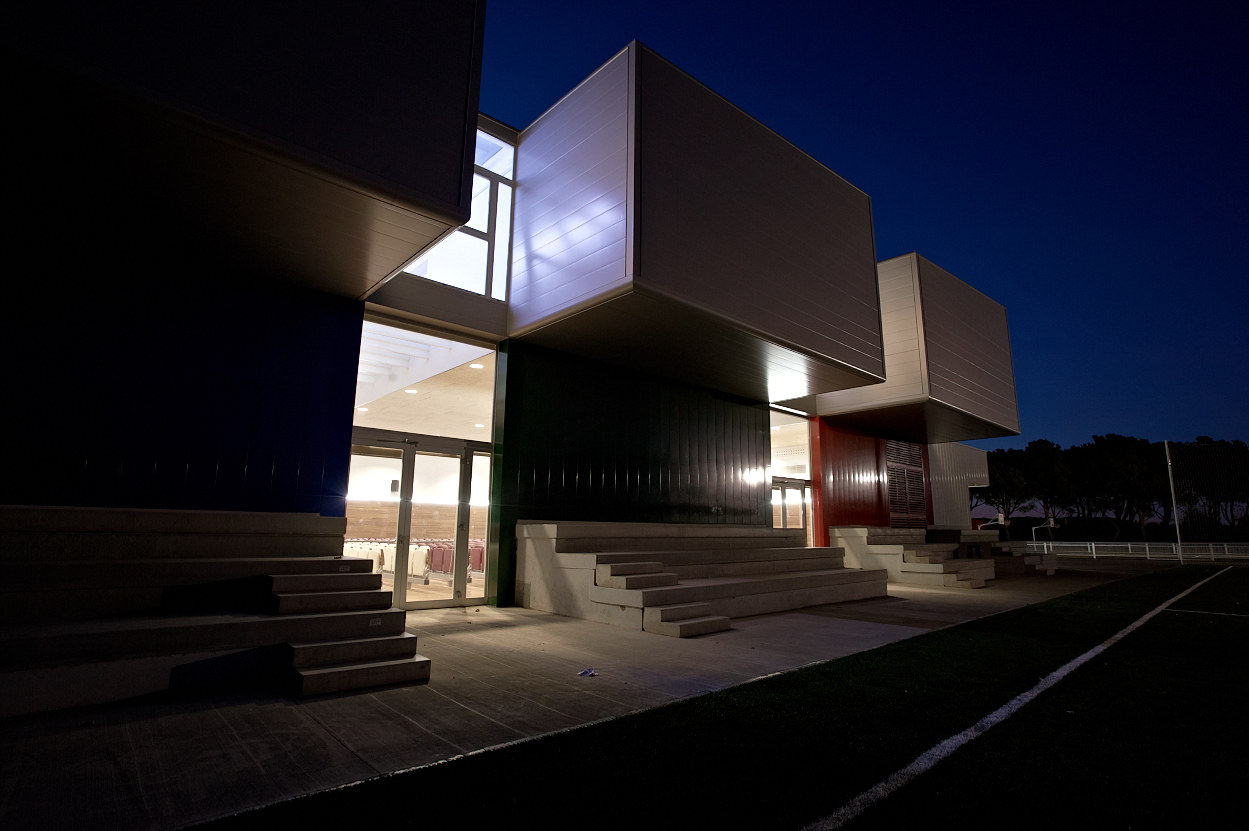 英国阿兰中学教学楼 · 创新型室内设计-8