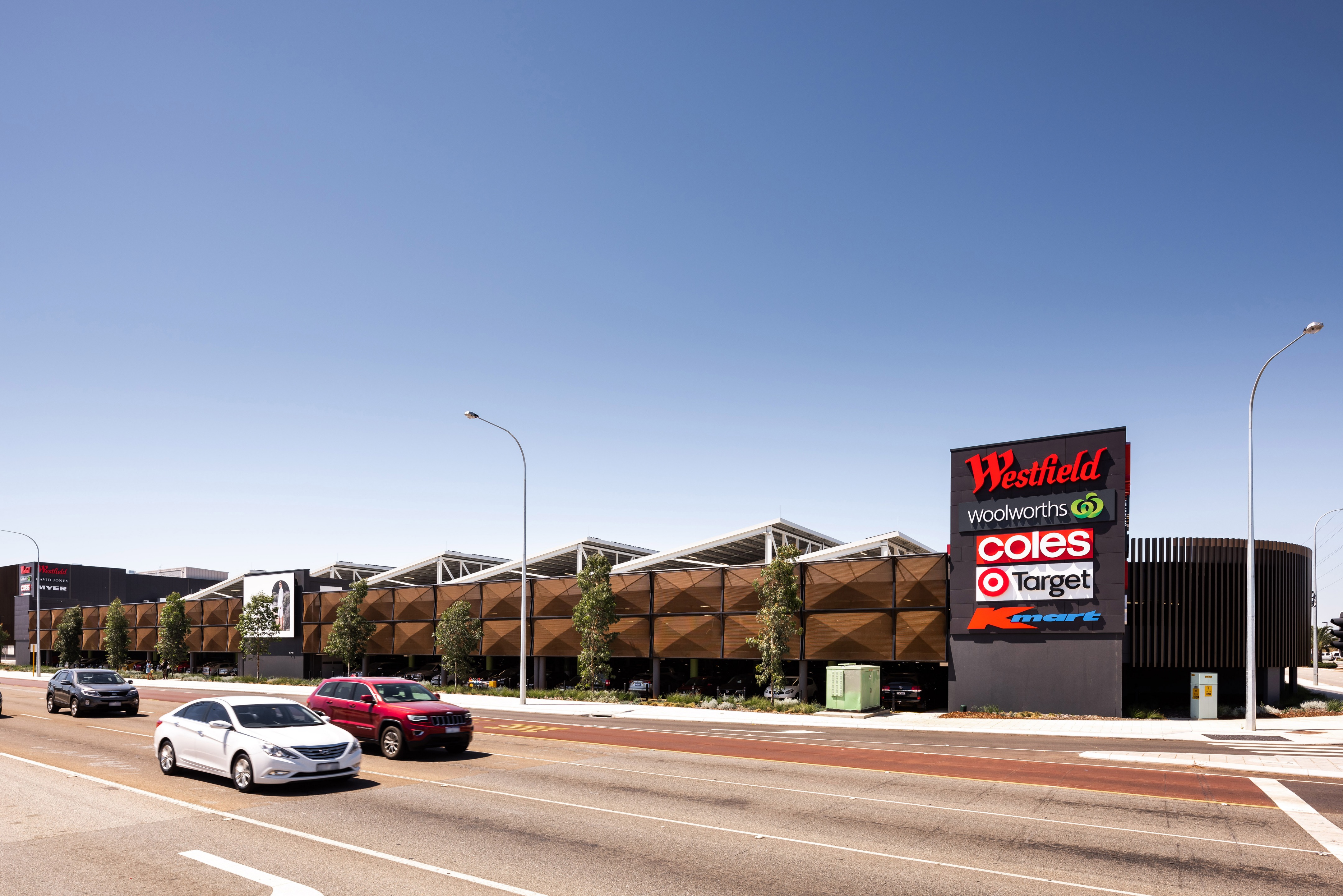 澳大利亚最大购物中心停车场太阳能遮阳金字塔设计-3