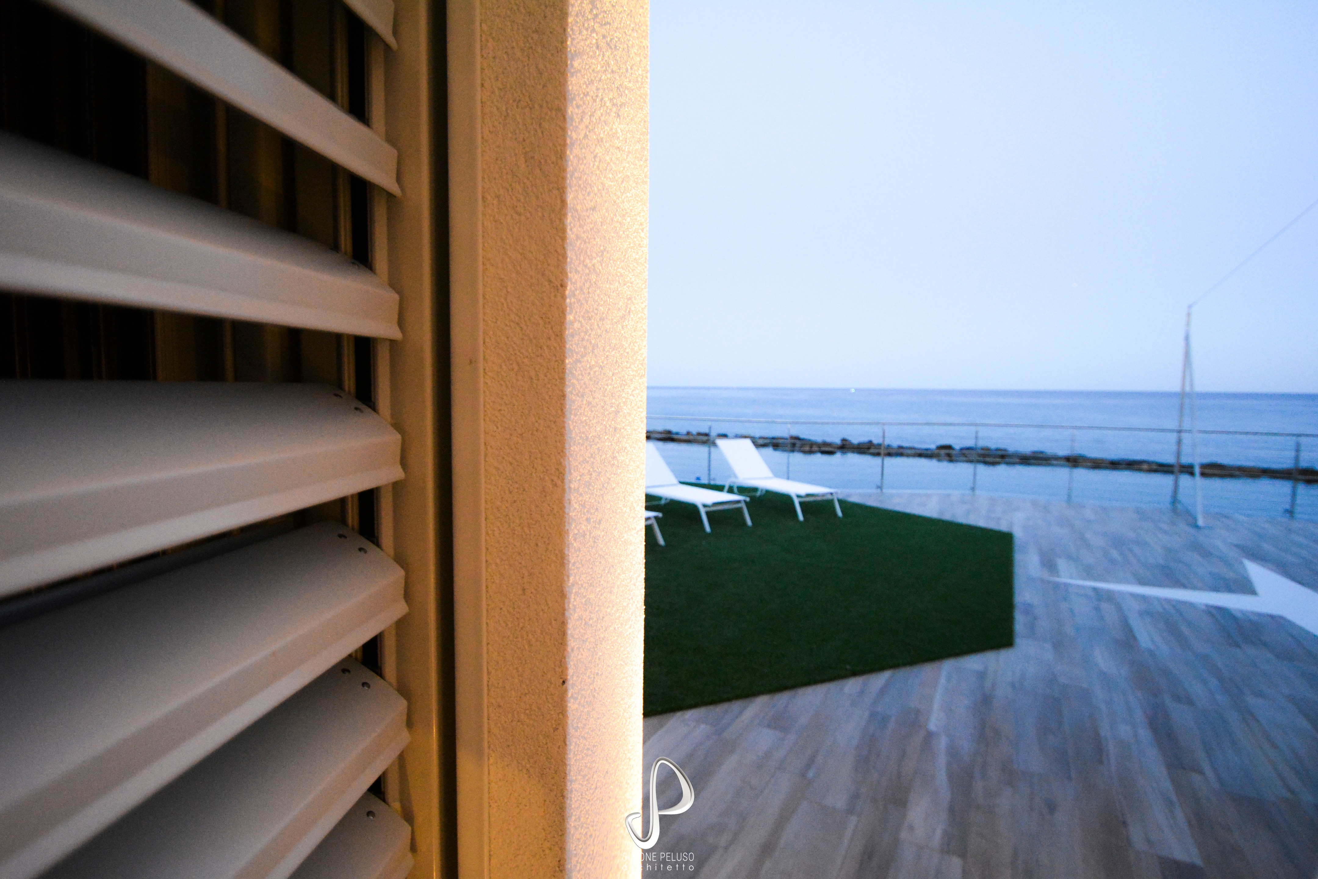 海滨 pagode 别墅 | 废墟中的新生-15