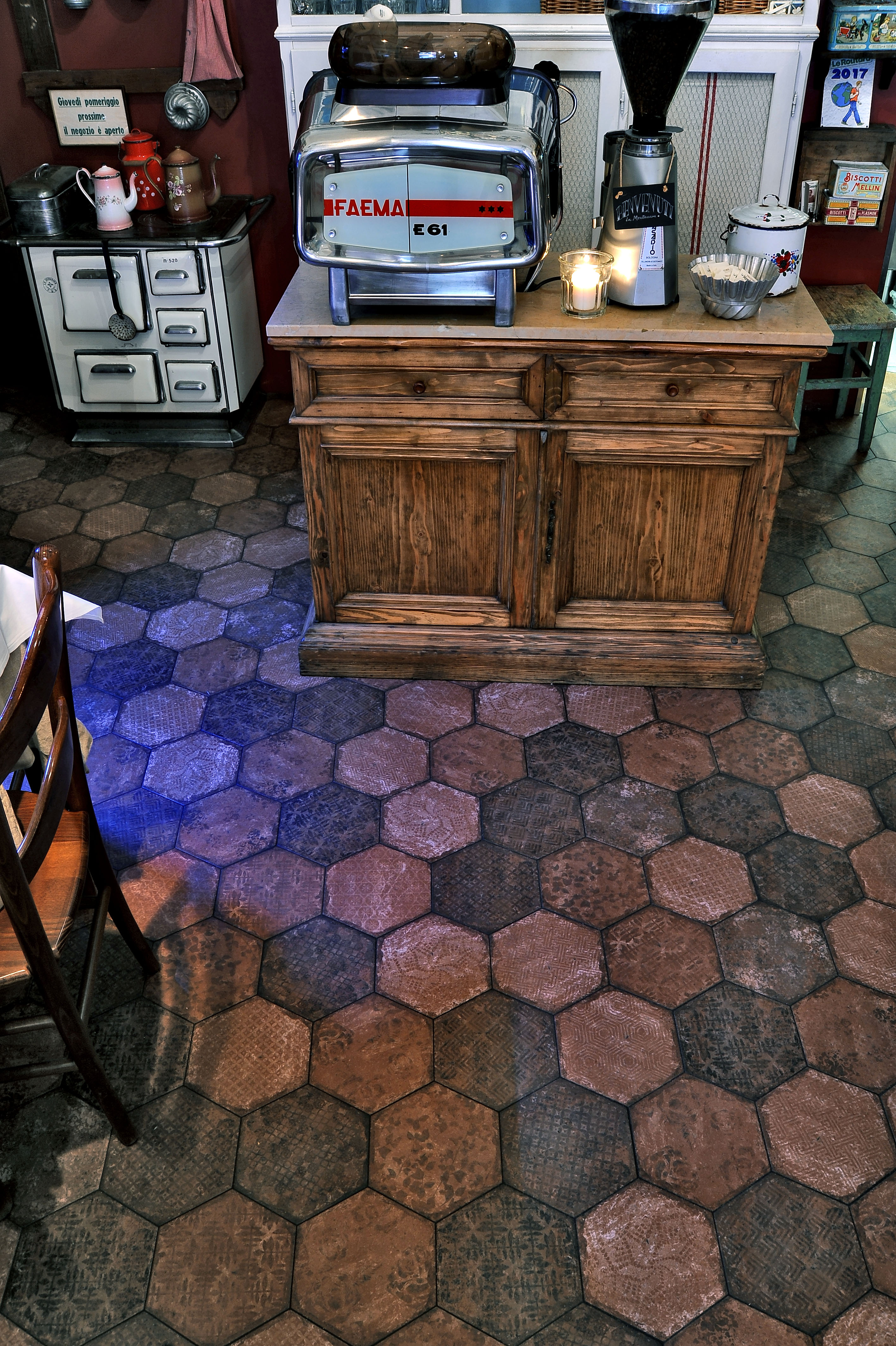 意大利风情浓郁的博洛尼亚 Bricklane 风格餐厅-11