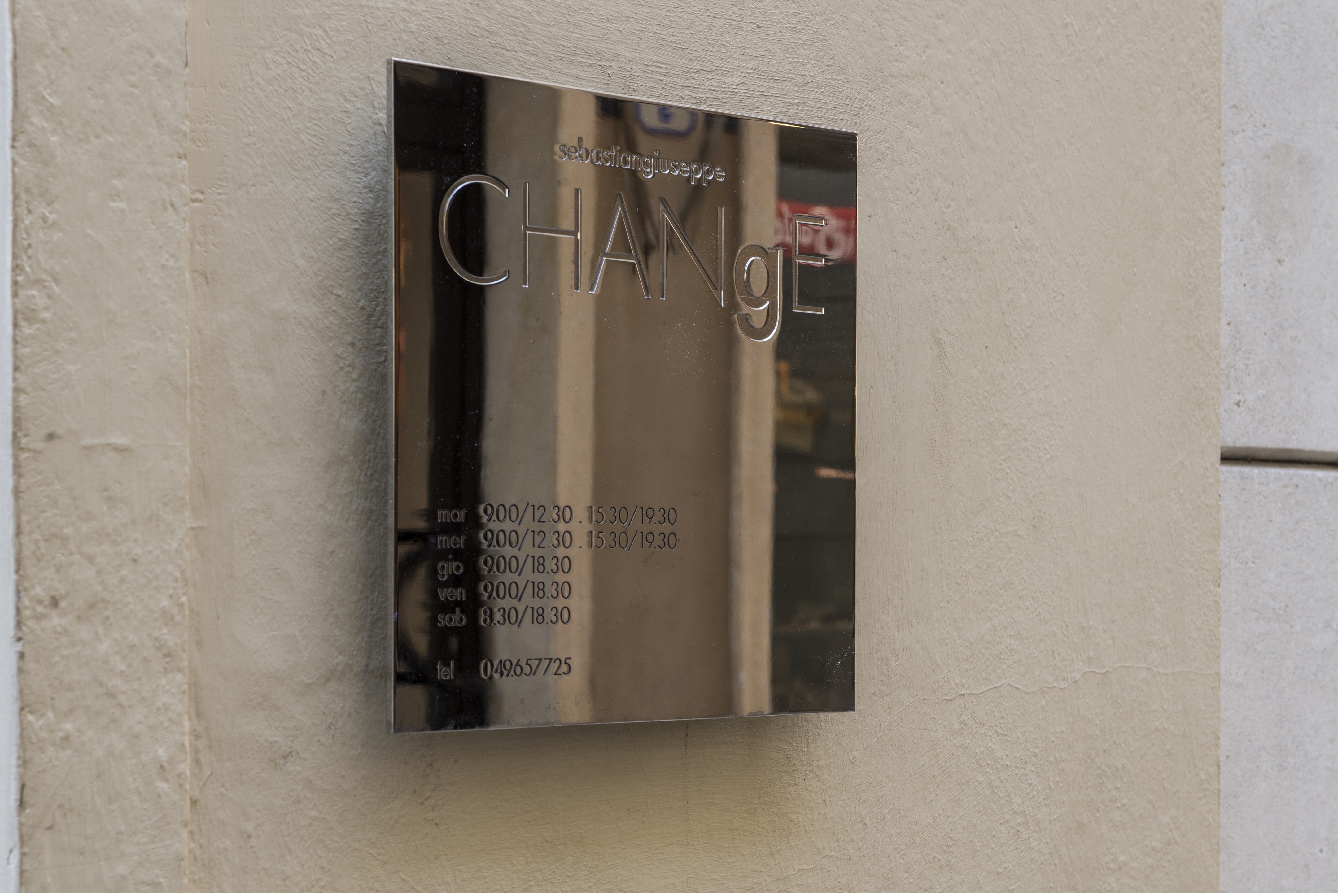 变化的线条之美 · 意大利商店室内设计-35