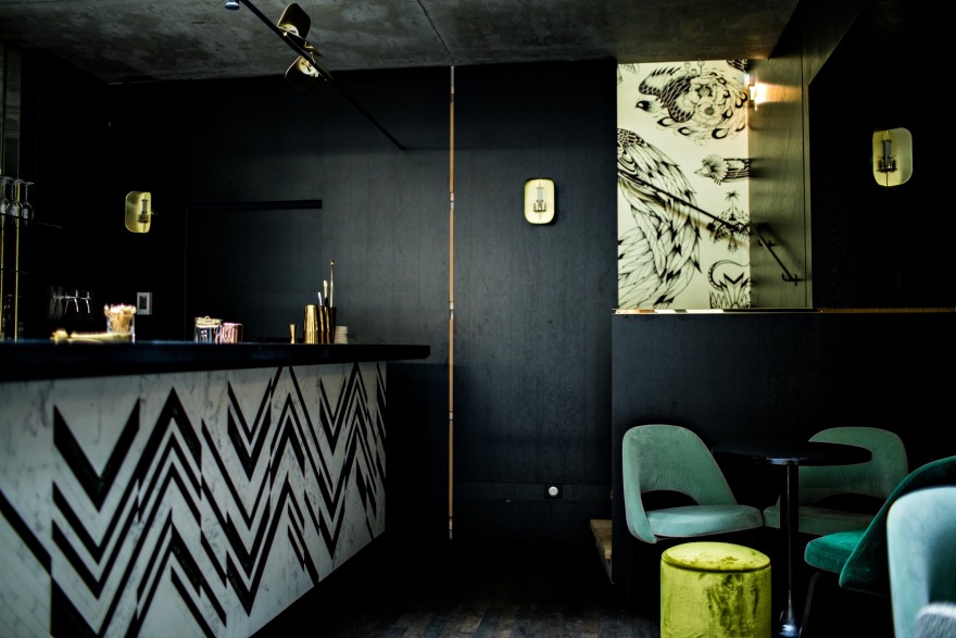 达罗科意大利餐厅 | 绿色印度大理石与黑色圣劳伦斯大理石的巧妙运用-1