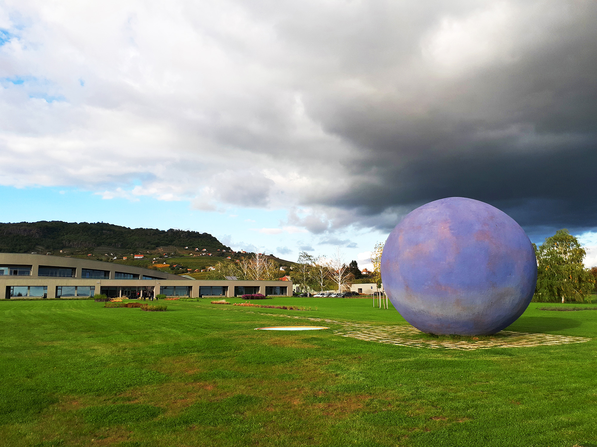 2016 年建造的 Somló 地标雕塑-10