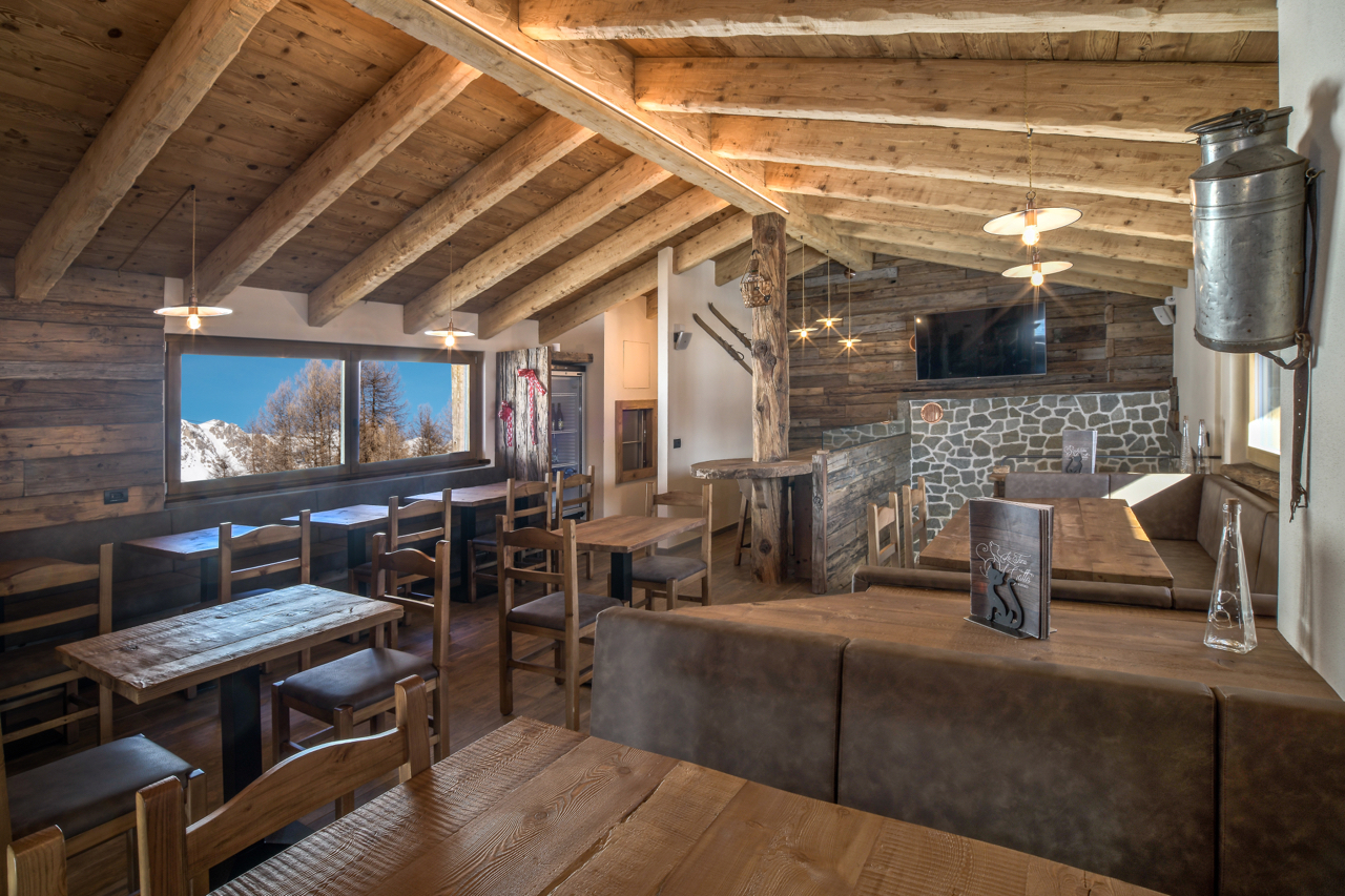 雪山之上的温馨猫舍——La Tana del Gatto 餐厅设计-52