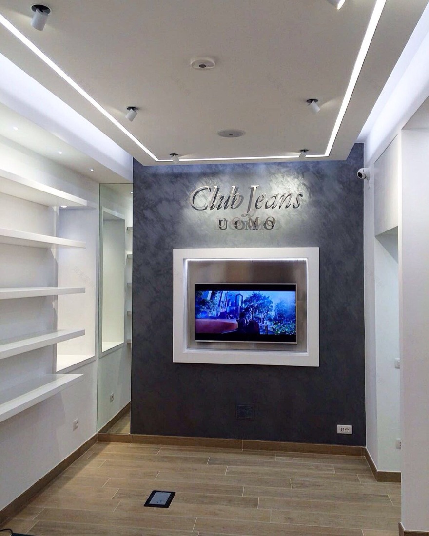 Club Jeans Uomo 照明设计-27