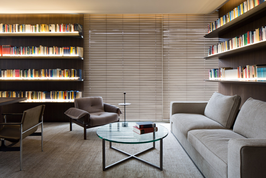 巴西圣保罗法律办公室翻新,阿瑟·卡萨斯用书籍点亮空间-19